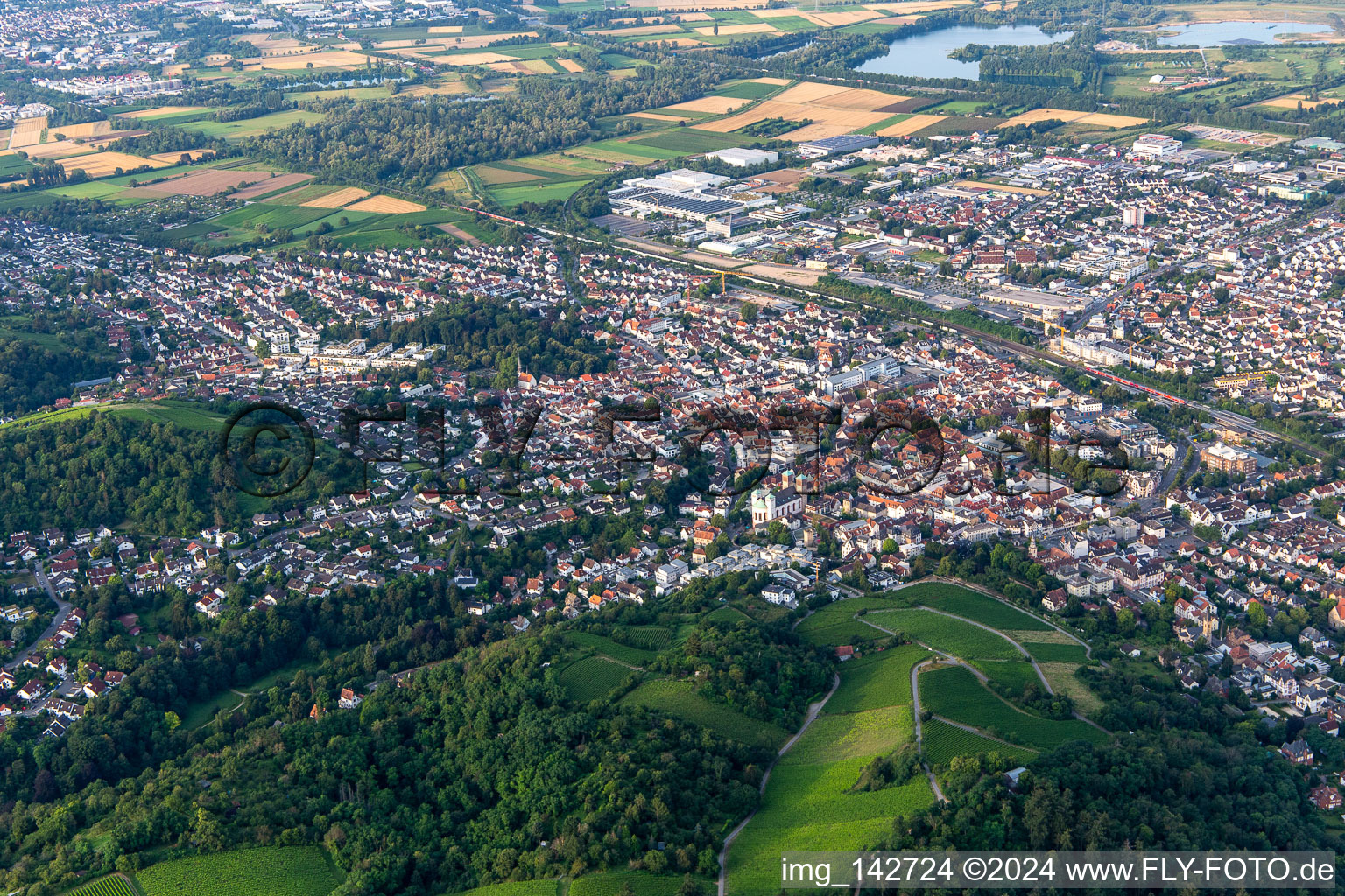 Vue aérienne de Du nord-est à Bensheim dans le département Hesse, Allemagne