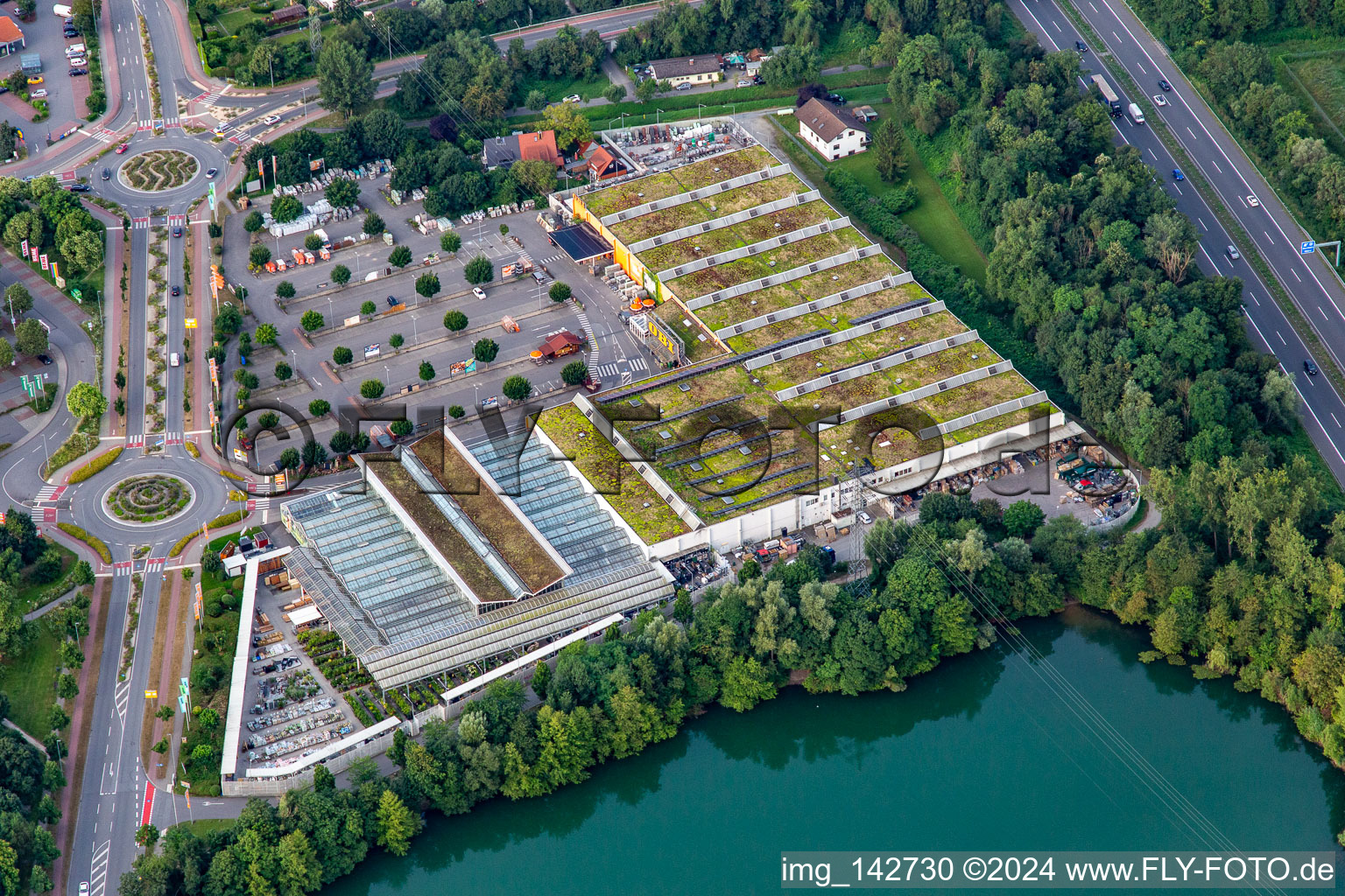 Vue aérienne de Marché et jardinerie OBI Bensheim à Bensheim dans le département Hesse, Allemagne