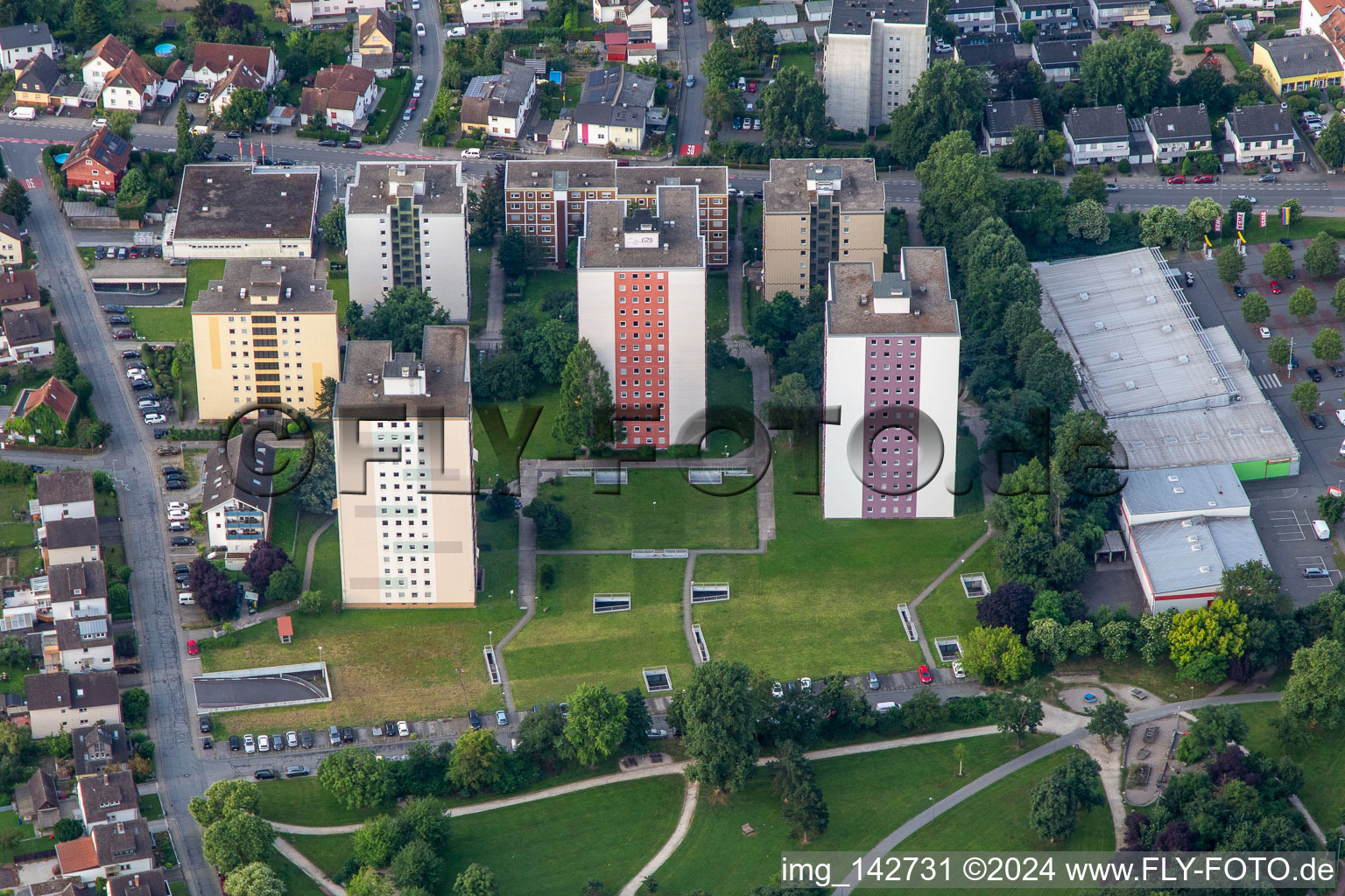 Vue aérienne de Ensemble gratte-ciel sur la Taunusplatz à Bensheim dans le département Hesse, Allemagne