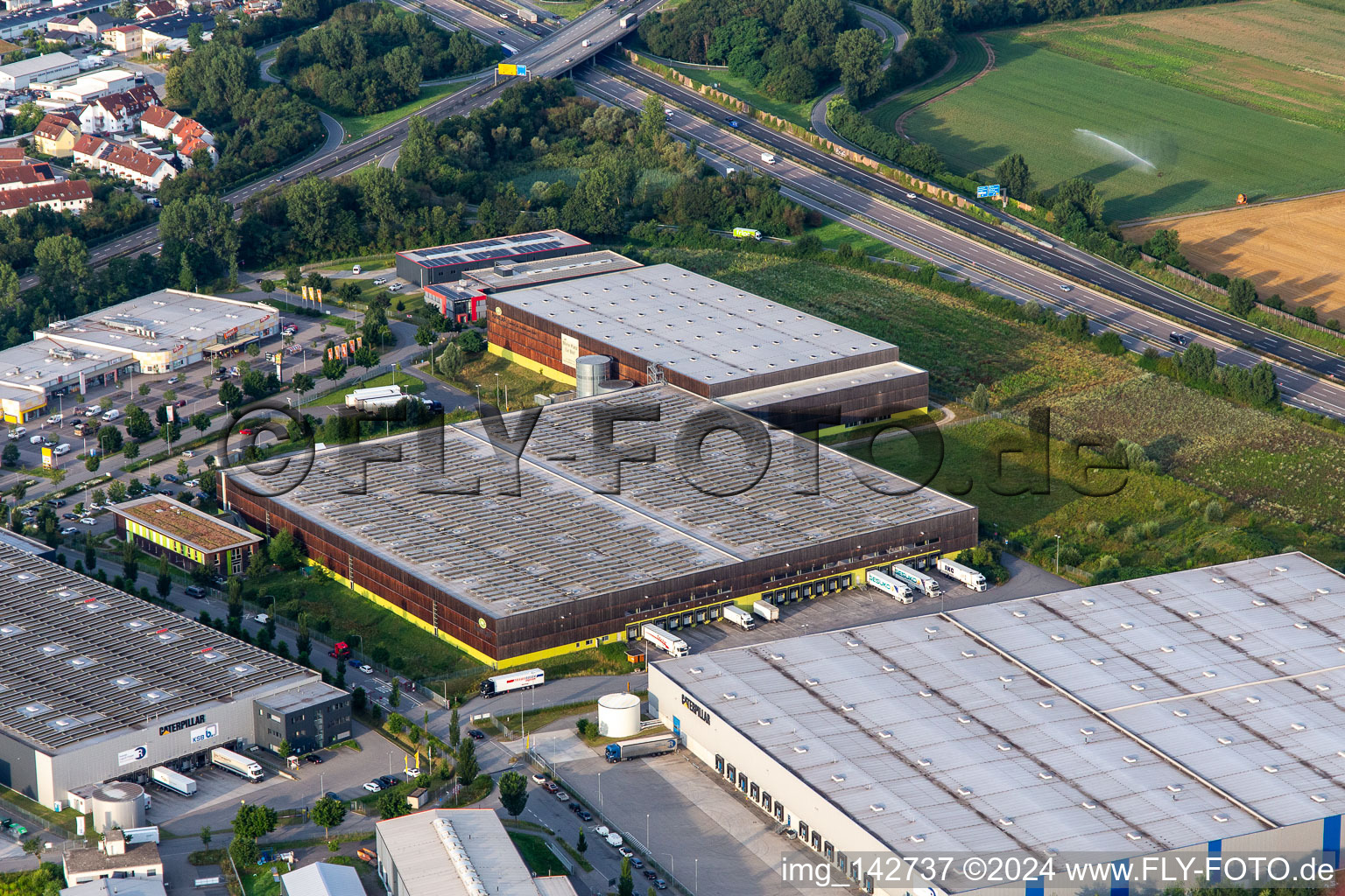 Vue aérienne de Centre de distribution Alnatura à Lorsch dans le département Hesse, Allemagne