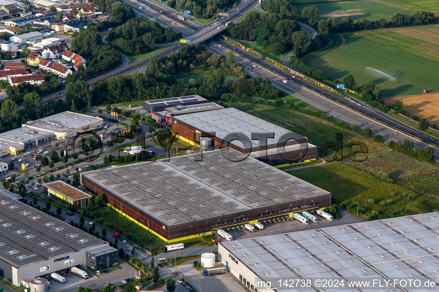 Vue aérienne de Centre de distribution Alnatura à Lorsch dans le département Hesse, Allemagne