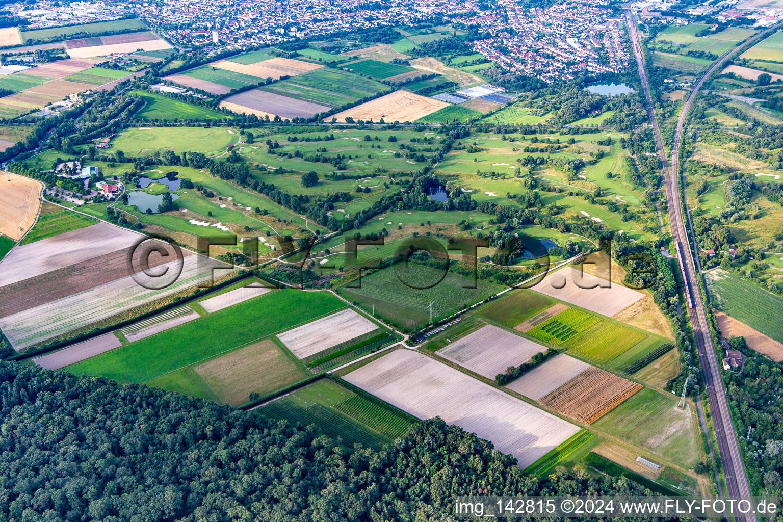 Vue aérienne de Parc de golf du Kurpfalz à Schifferstadt dans le département Rhénanie-Palatinat, Allemagne