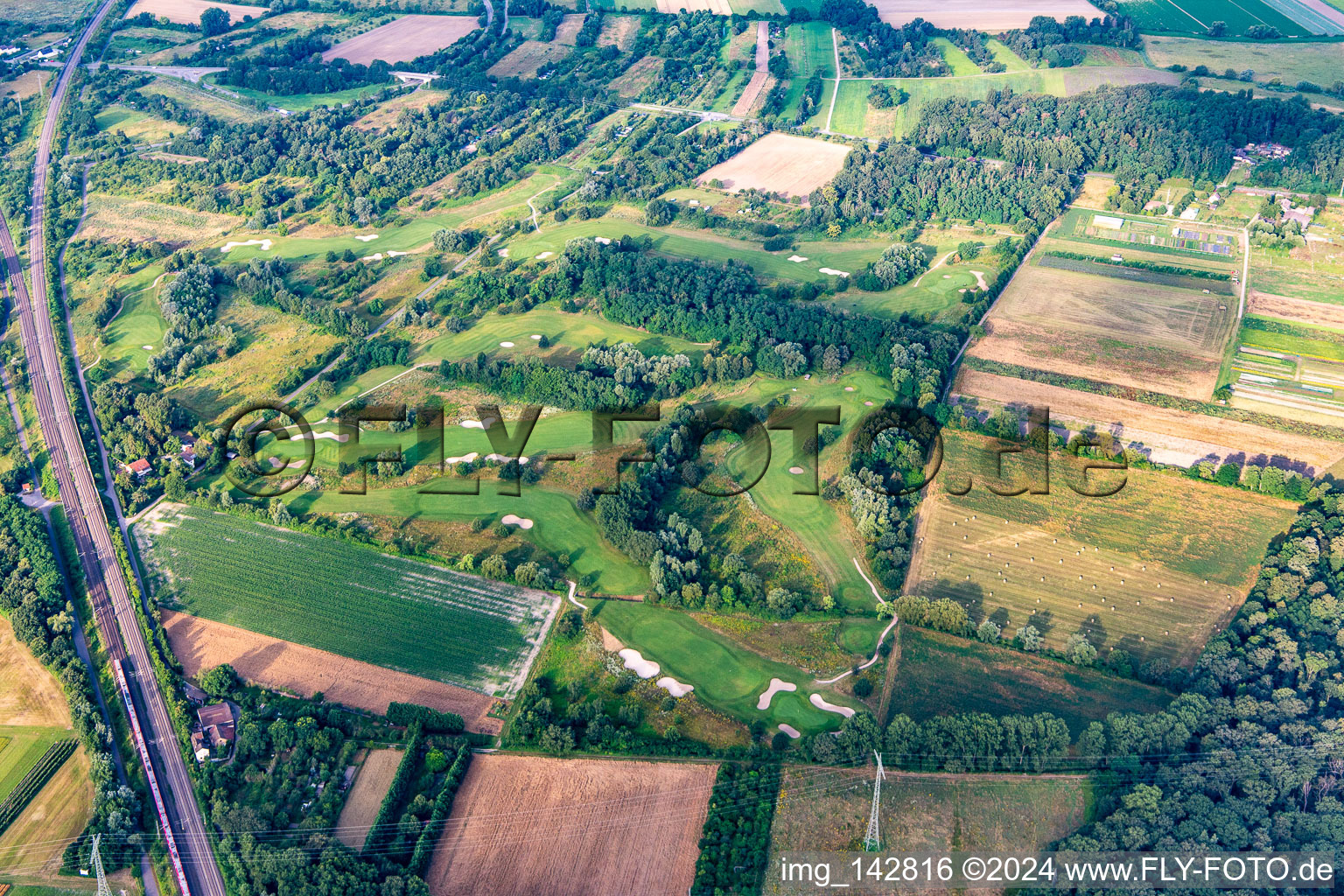 Vue aérienne de Parc de golf du Kurpfalz à Schifferstadt dans le département Rhénanie-Palatinat, Allemagne