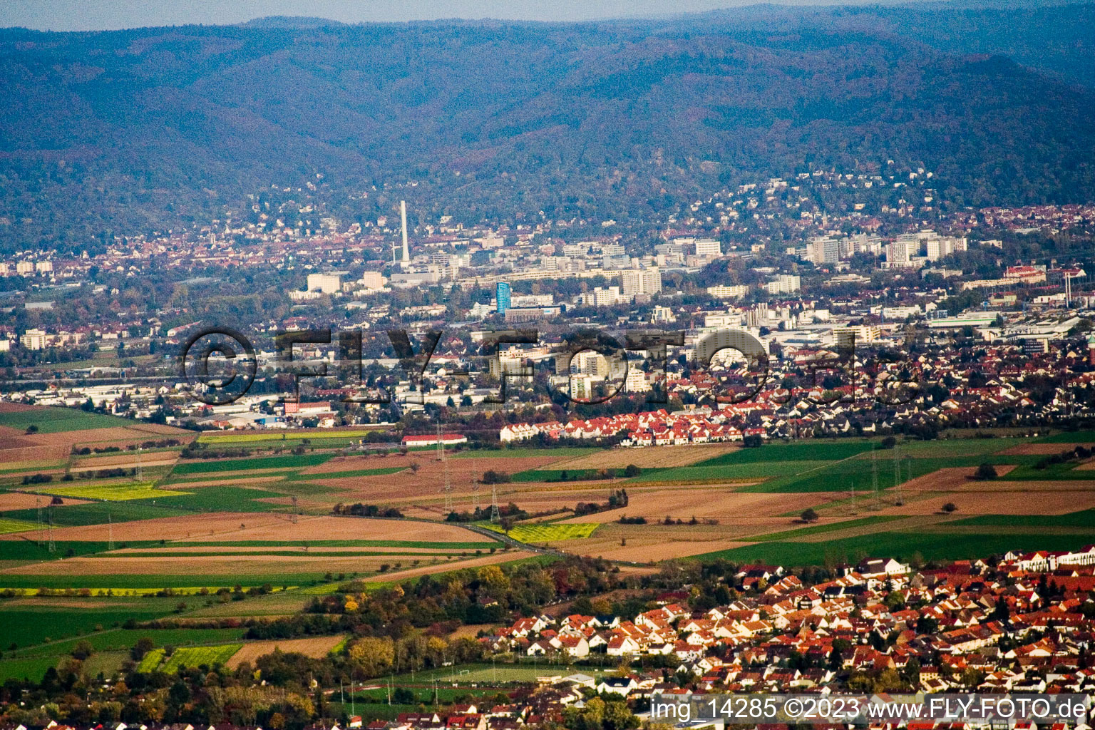 Vue aérienne de Grund Pfaffeng à Plankstadt dans le département Bade-Wurtemberg, Allemagne