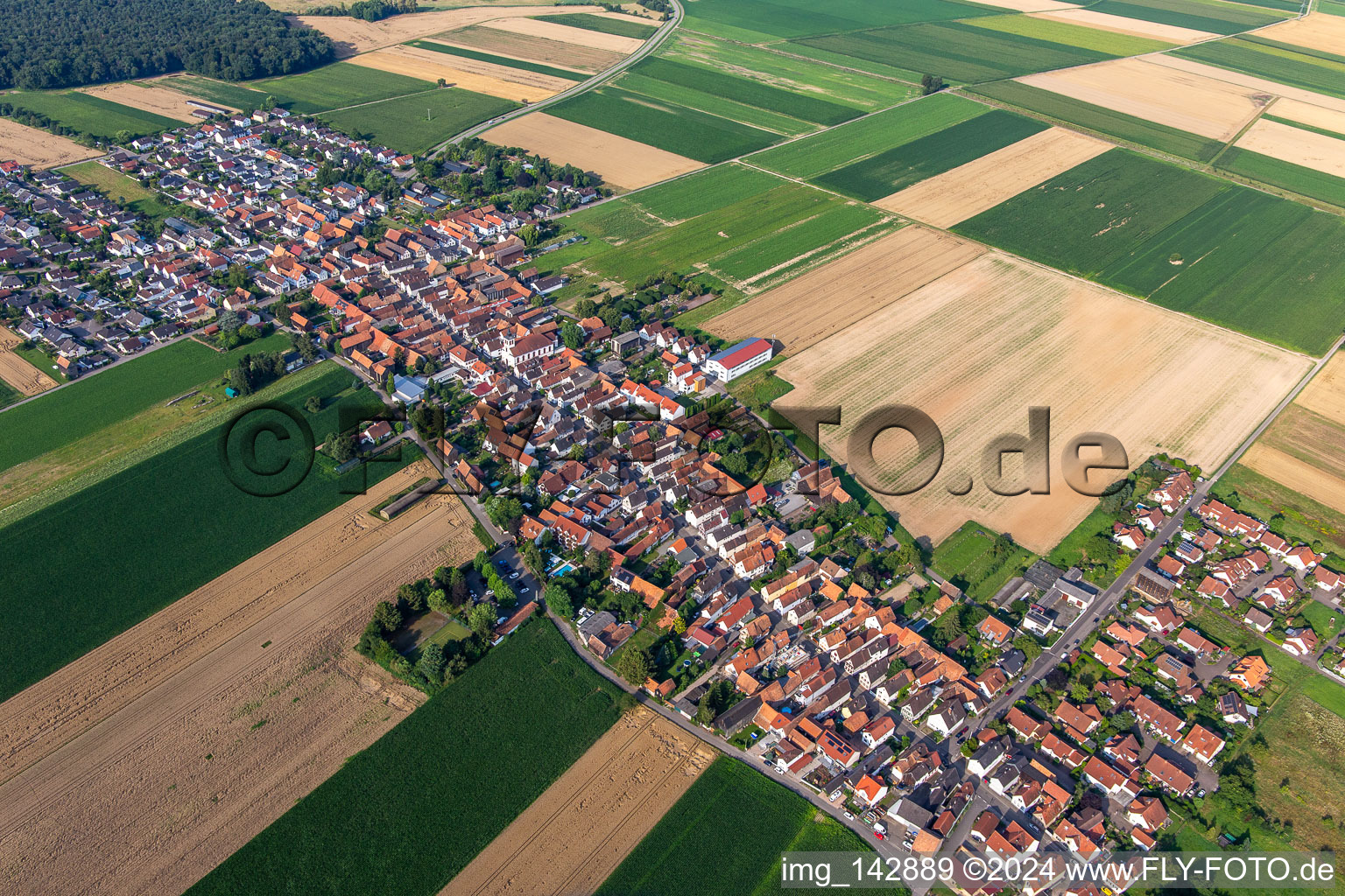 Vue aérienne de Du nord-est à le quartier Hayna in Herxheim bei Landau dans le département Rhénanie-Palatinat, Allemagne