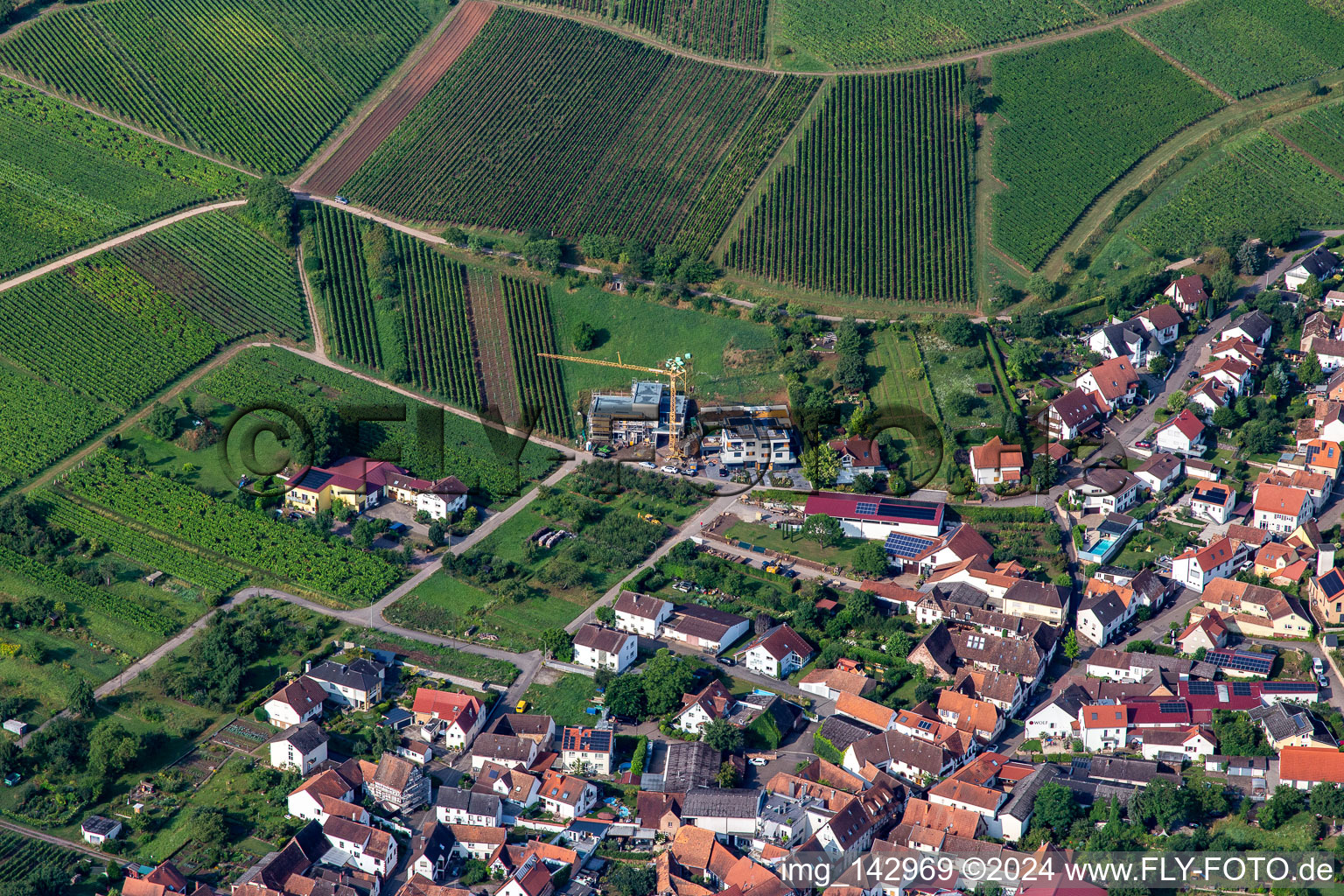 Vue aérienne de Sur le Gaisberg depuis le nord-est à Birkweiler dans le département Rhénanie-Palatinat, Allemagne