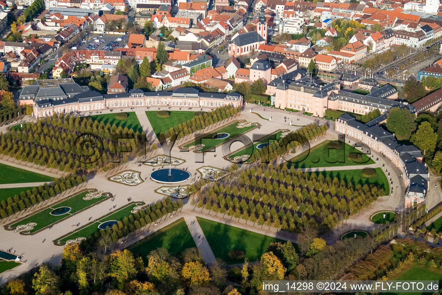 Schwetzingen dans le département Bade-Wurtemberg, Allemagne vue d'en haut