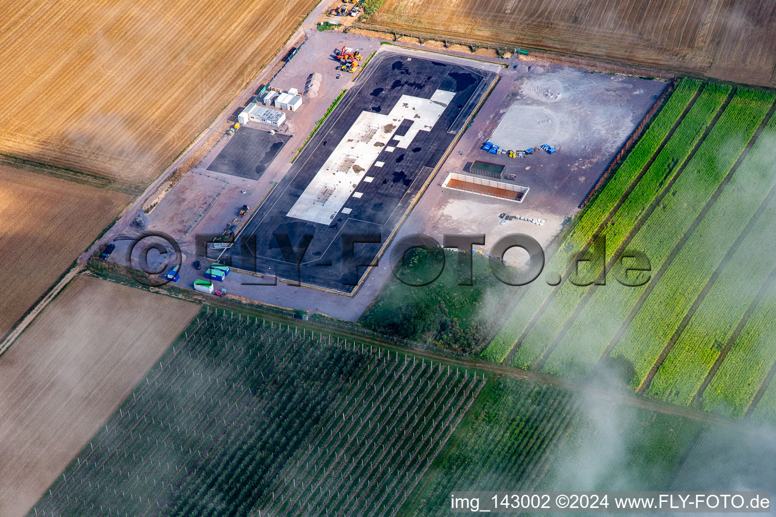 Vue aérienne de Chantier de construction d'un entrepôt agricole à Insheim dans le département Rhénanie-Palatinat, Allemagne