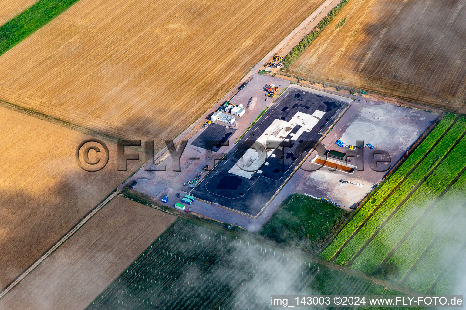 Vue aérienne de Chantier de construction d'un entrepôt agricole à Insheim dans le département Rhénanie-Palatinat, Allemagne