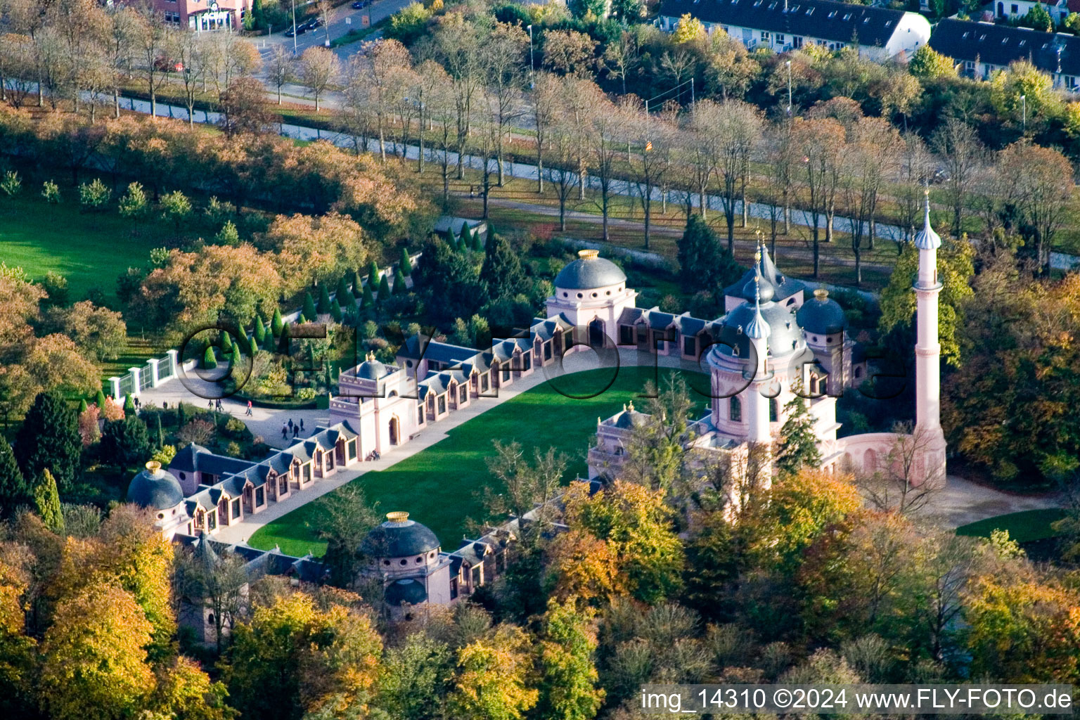 Schwetzingen dans le département Bade-Wurtemberg, Allemagne d'un drone