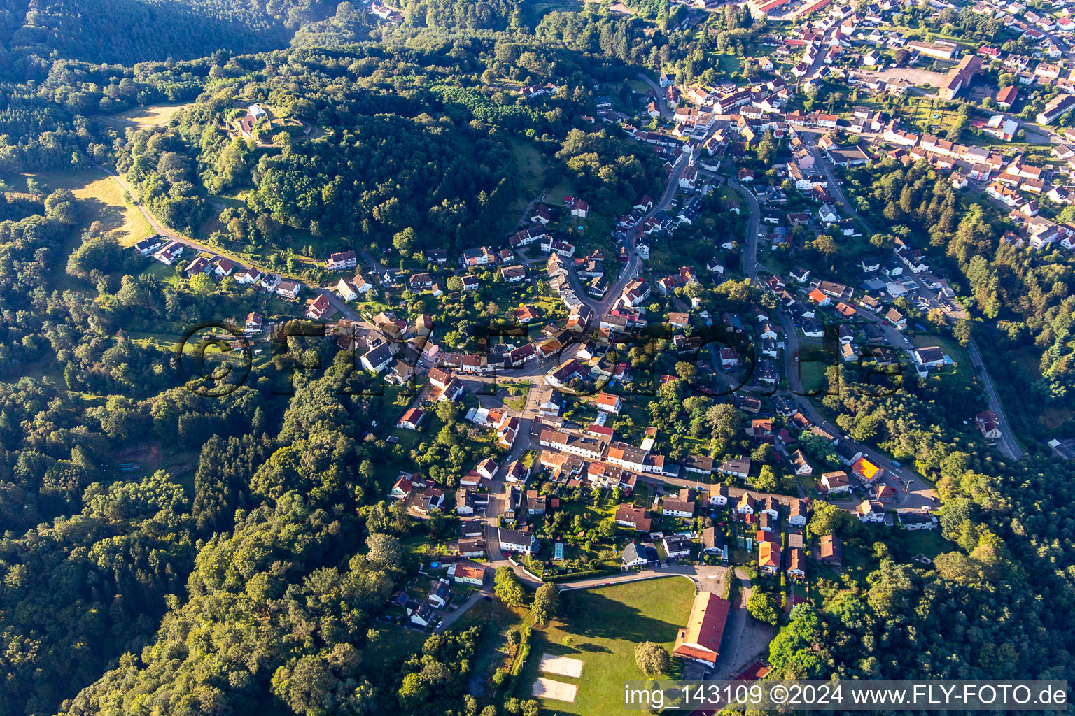 Lemberg dans le département Rhénanie-Palatinat, Allemagne d'un drone