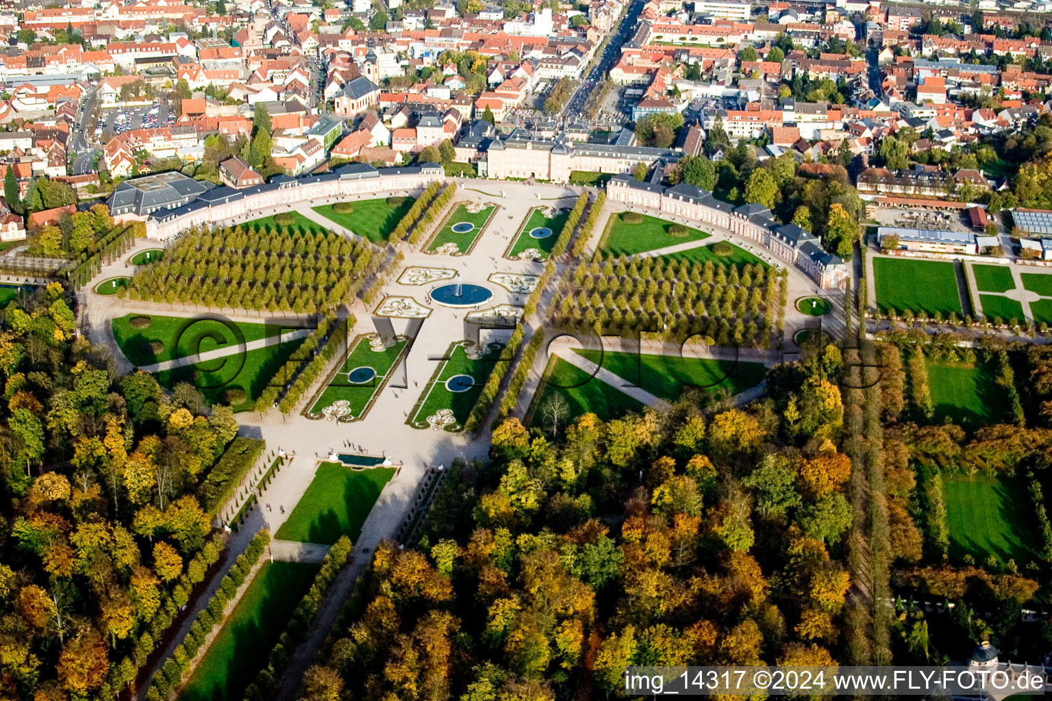 Schwetzingen dans le département Bade-Wurtemberg, Allemagne hors des airs