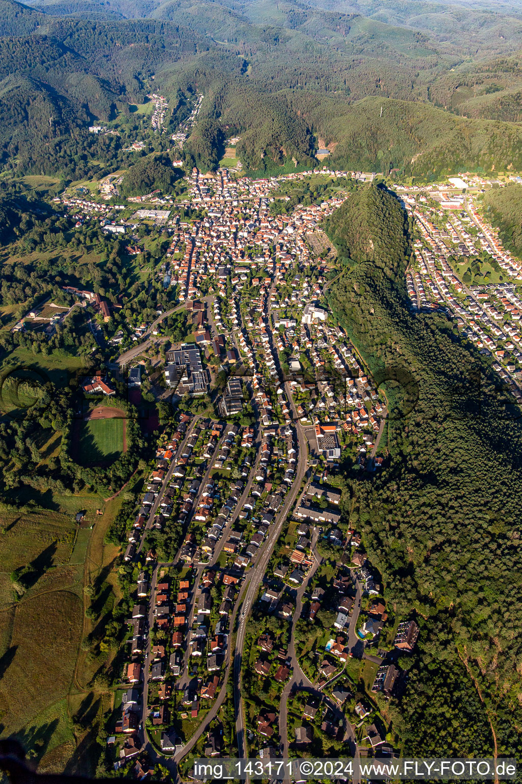 Vue oblique de Du nord-ouest à Dahn dans le département Rhénanie-Palatinat, Allemagne