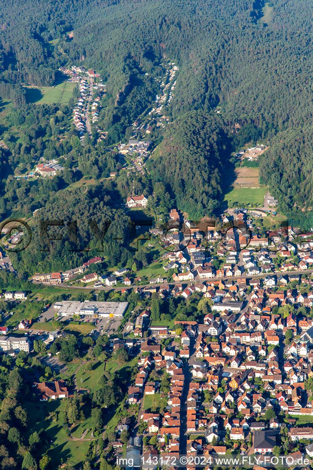 Vue aérienne de Auberge de Jeunesse Felsenland Dahn à Dahn dans le département Rhénanie-Palatinat, Allemagne