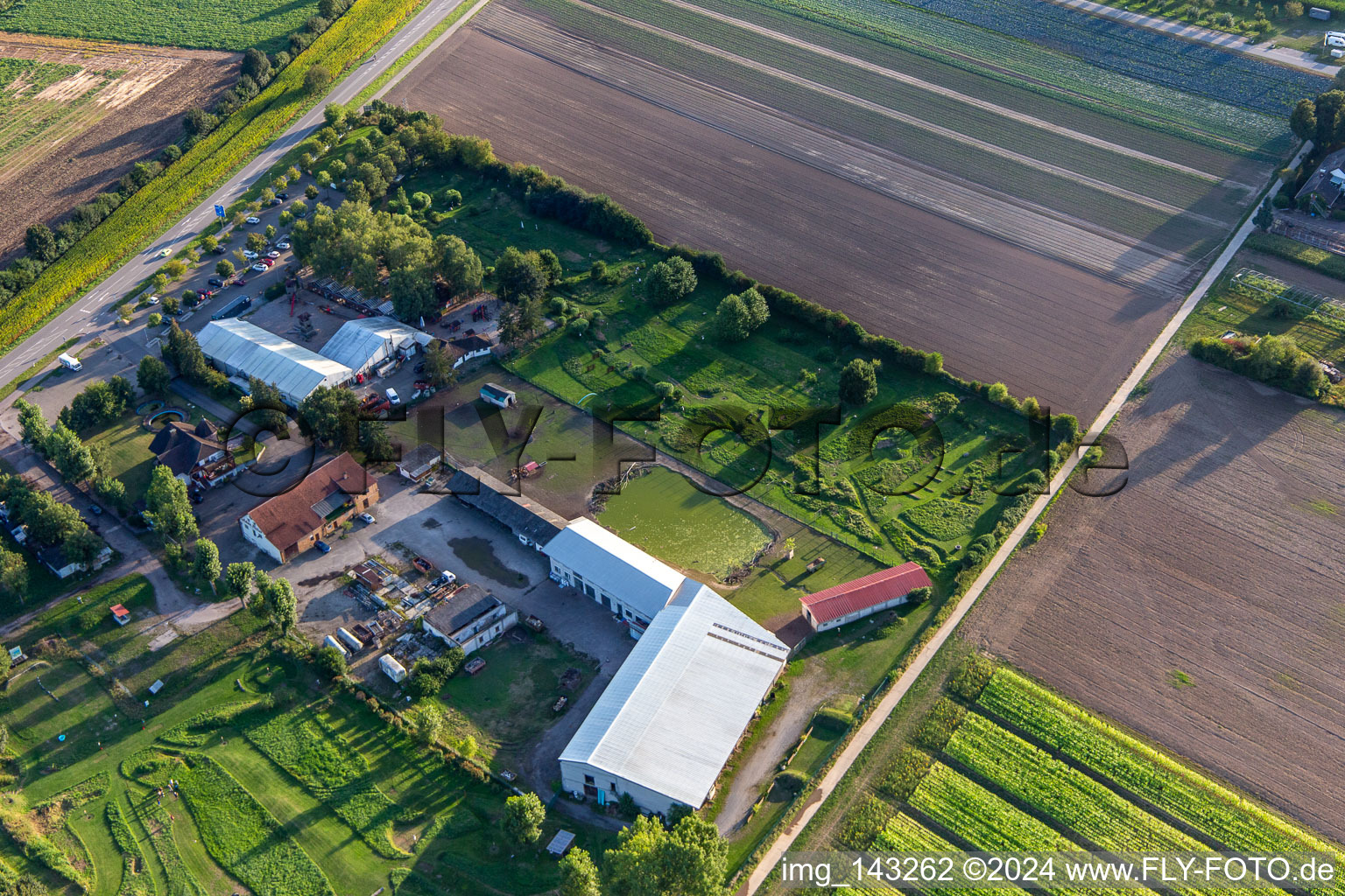 Vue aérienne de Footgolf Park Südpfalz à Adamshof à Kandel dans le département Rhénanie-Palatinat, Allemagne