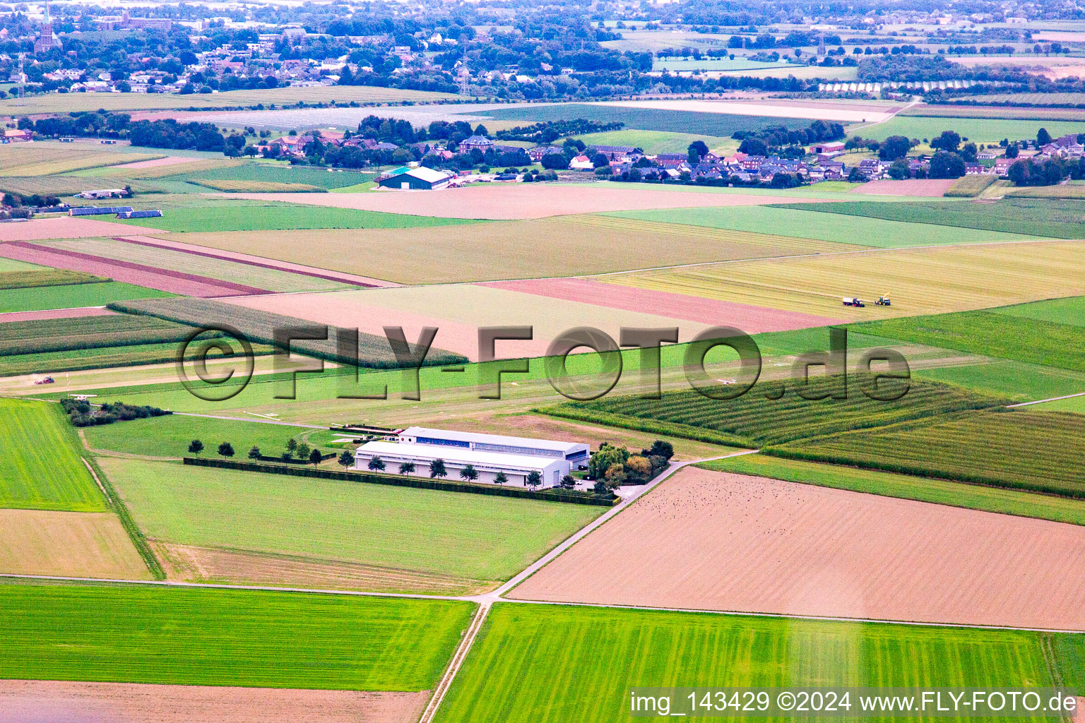 Vue aérienne de Aérodrome ultraléger Heinsberg-Selfkant à le quartier Aphoven in Heinsberg dans le département Rhénanie du Nord-Westphalie, Allemagne