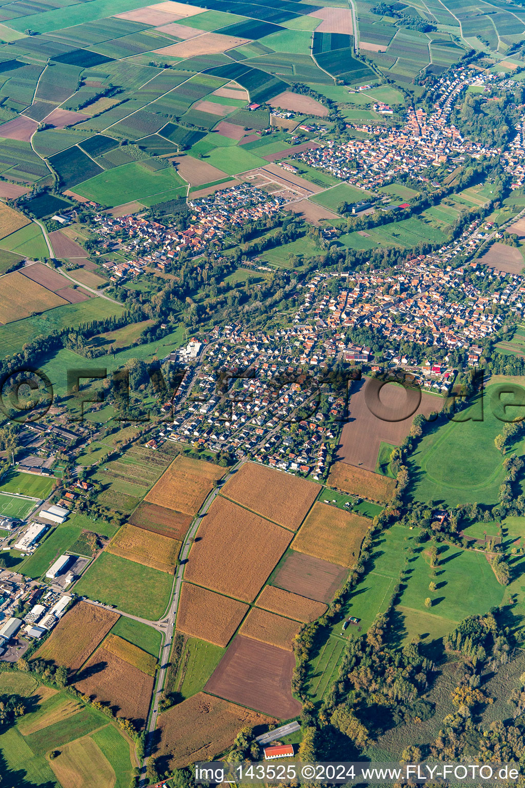 Vue aérienne de Villages du Klingbachtal à le quartier Billigheim in Billigheim-Ingenheim dans le département Rhénanie-Palatinat, Allemagne