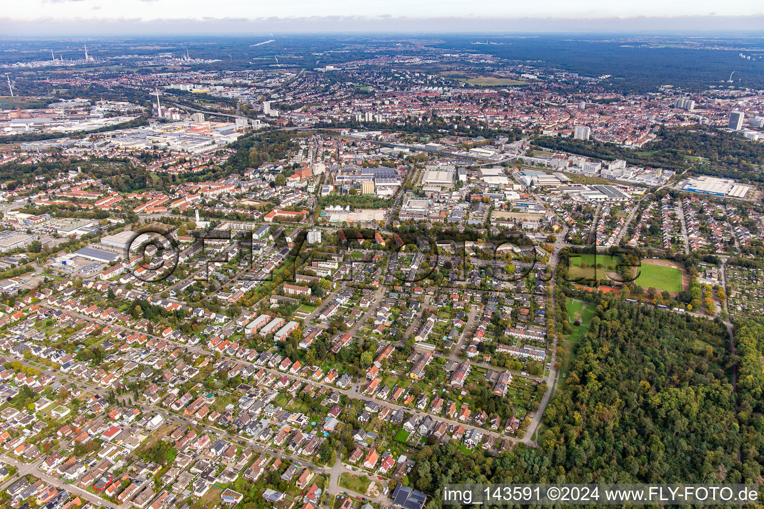 Vue aérienne de Pulverhausstr à le quartier Grünwinkel in Karlsruhe dans le département Bade-Wurtemberg, Allemagne
