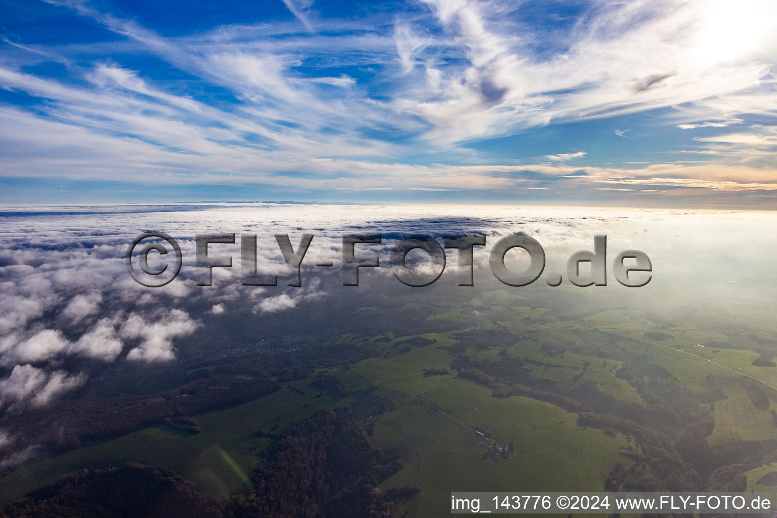 Vue aérienne de Nuages sur les Vosges du Nord à Roppeviller dans le département Moselle, France