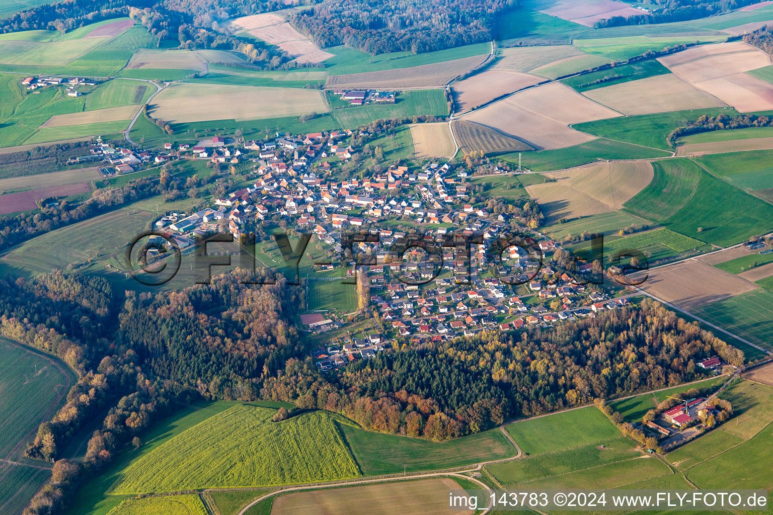 Vue aérienne de Bottenbach dans le département Rhénanie-Palatinat, Allemagne