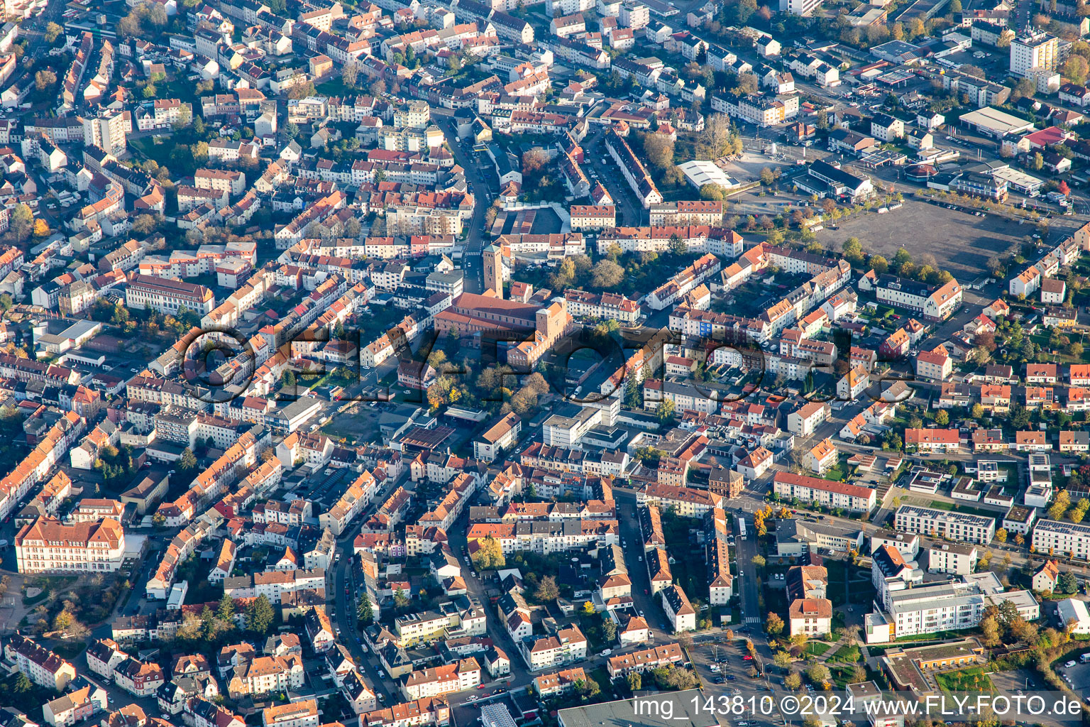 Vue aérienne de Rue Winzler et St. Anton à Pirmasens dans le département Rhénanie-Palatinat, Allemagne