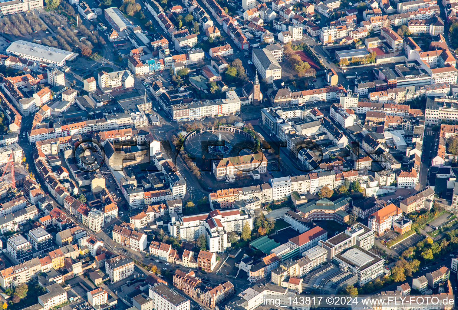 Vue aérienne de Terrain de parade vu de l'ouest à Pirmasens dans le département Rhénanie-Palatinat, Allemagne