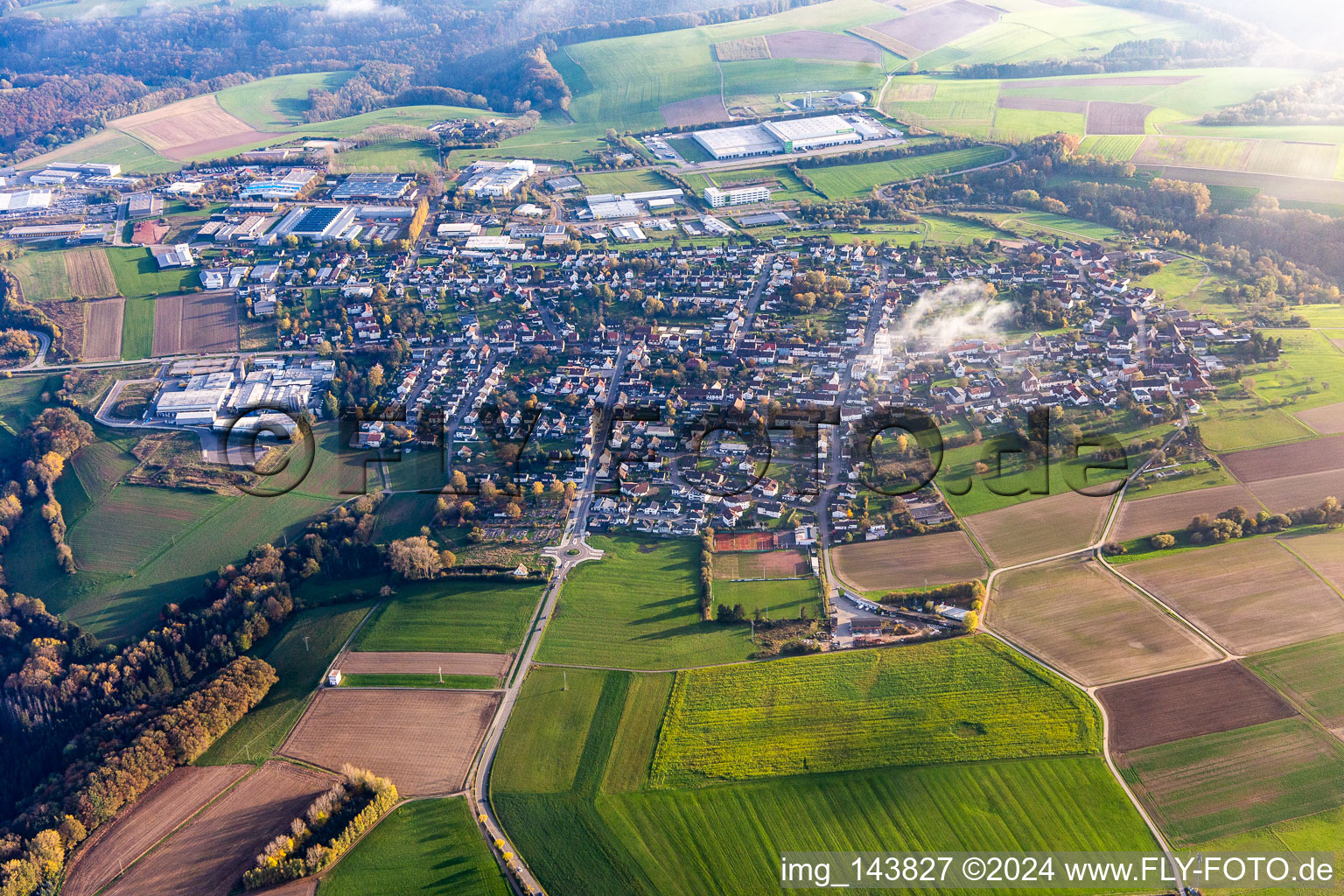 Vue aérienne de Ville du nord à le quartier Winzeln in Pirmasens dans le département Rhénanie-Palatinat, Allemagne