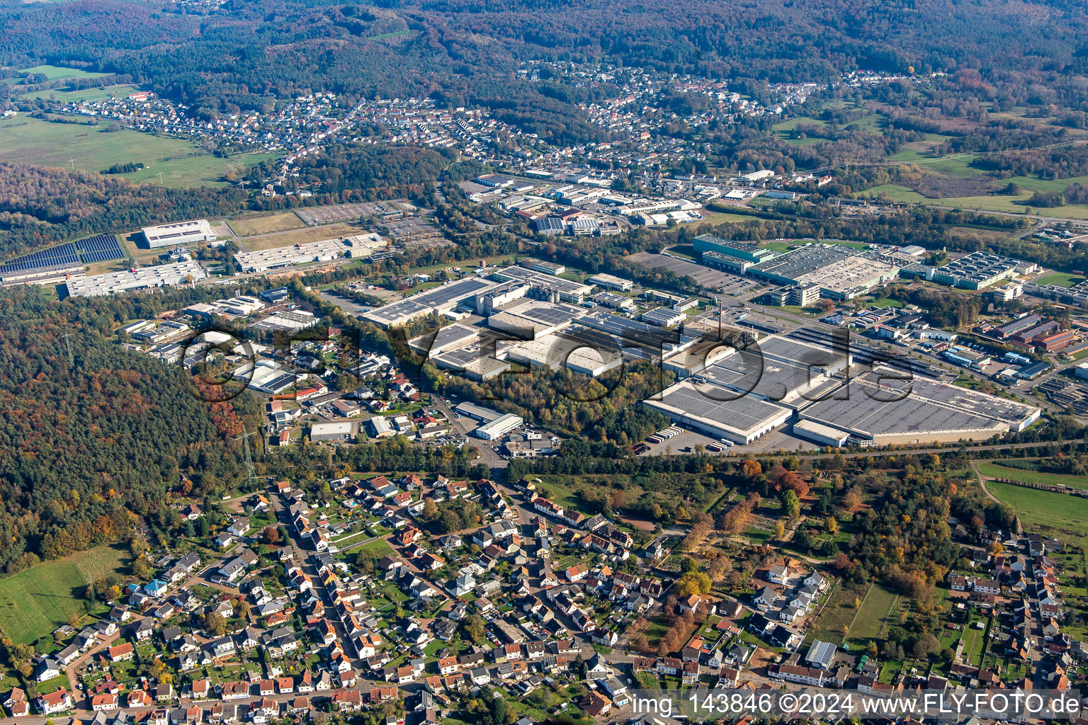 Vue aérienne de Michelin Reifenwerke AG & Co. KGaA - Usine Homburg de l'ouest à le quartier Erbach in Homburg dans le département Sarre, Allemagne