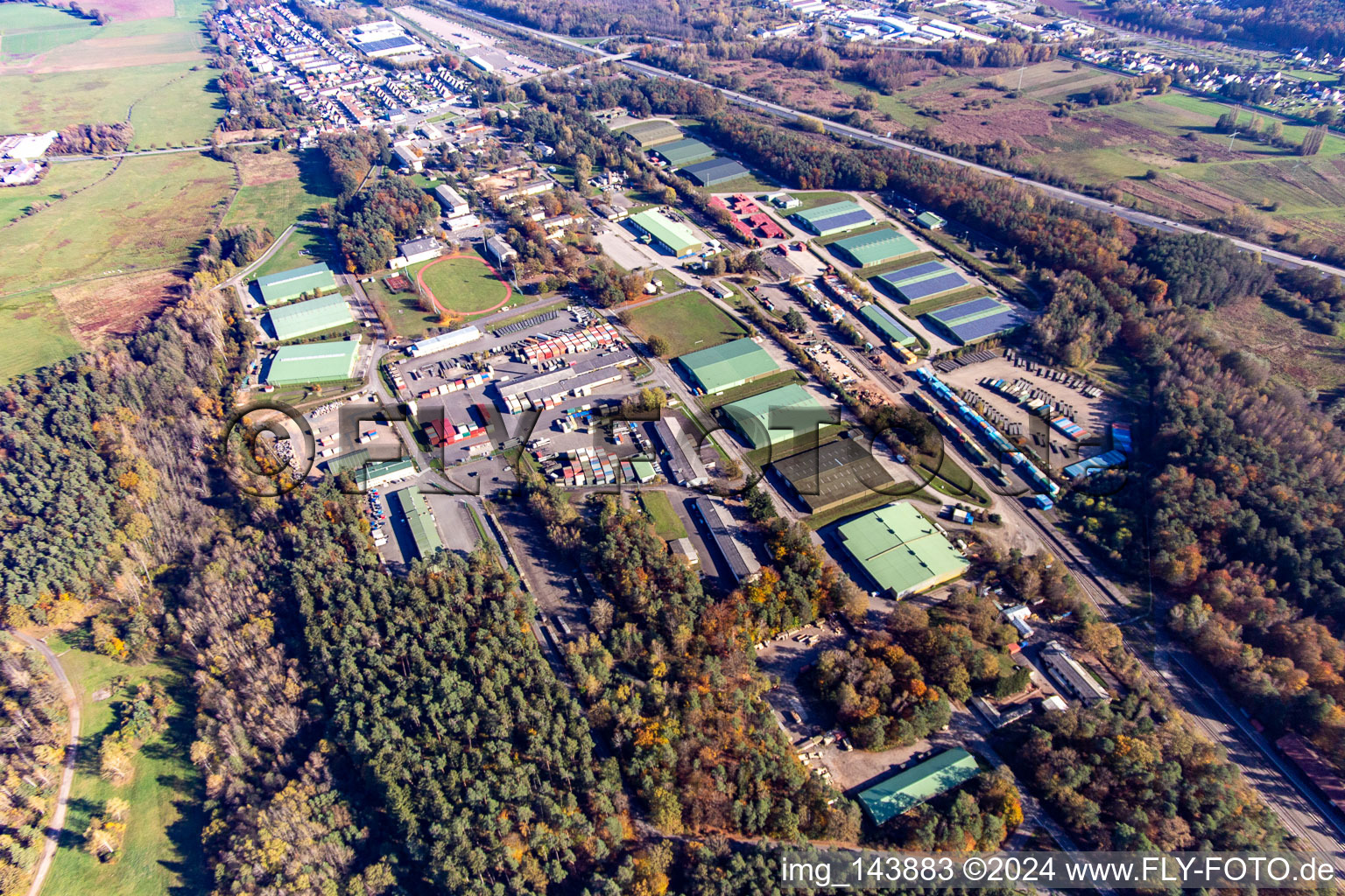 Vue aérienne de Dépôt militaire américain Miesau CDC et dépôt de munitions Europe - Miesau à le quartier Vogelbach in Bruchmühlbach-Miesau dans le département Rhénanie-Palatinat, Allemagne