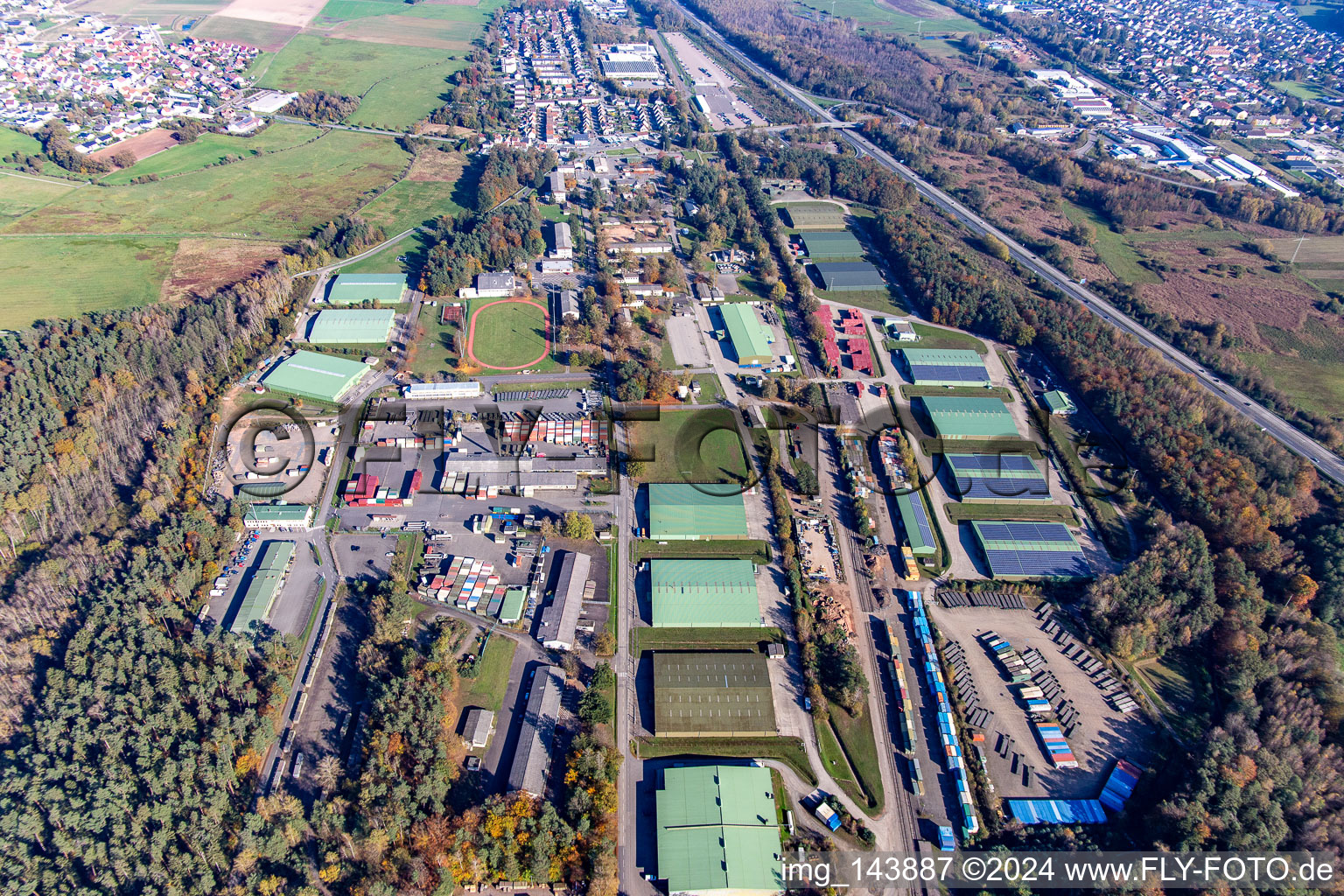 Vue oblique de Dépôt militaire américain Miesau CDC et dépôt de munitions Europe - Miesau à le quartier Vogelbach in Bruchmühlbach-Miesau dans le département Rhénanie-Palatinat, Allemagne