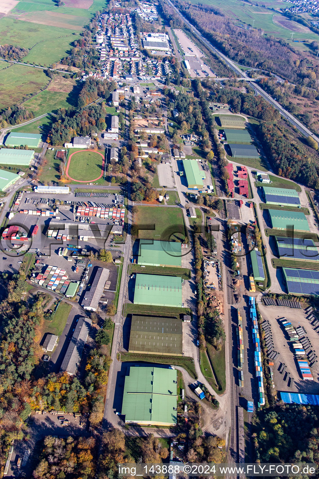 Dépôt militaire américain Miesau CDC et dépôt de munitions Europe - Miesau à le quartier Vogelbach in Bruchmühlbach-Miesau dans le département Rhénanie-Palatinat, Allemagne d'en haut