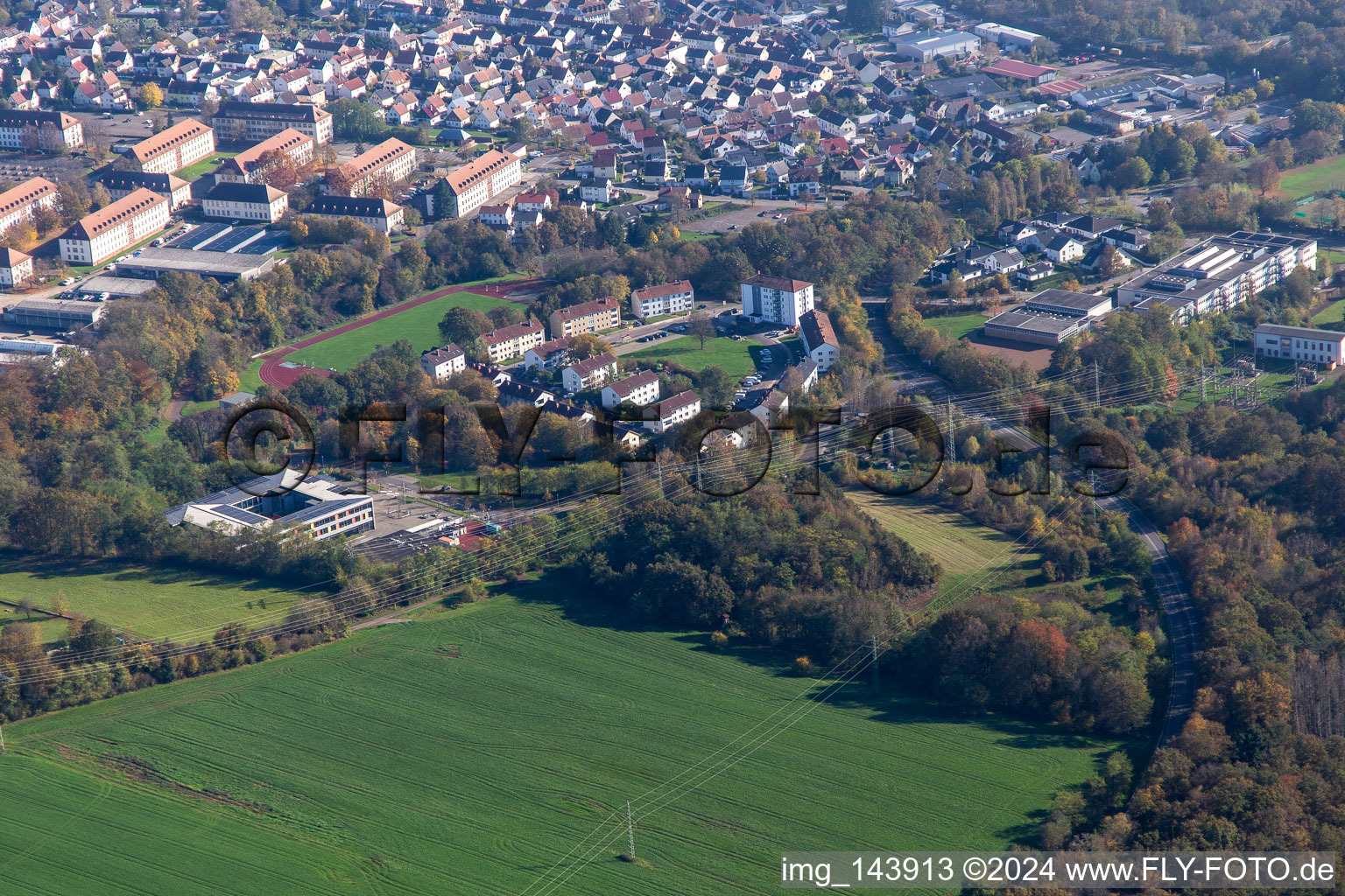 Vue aérienne de Mannlich-Realschule plus et gymnase Hofenfels à Zweibrücken dans le département Rhénanie-Palatinat, Allemagne