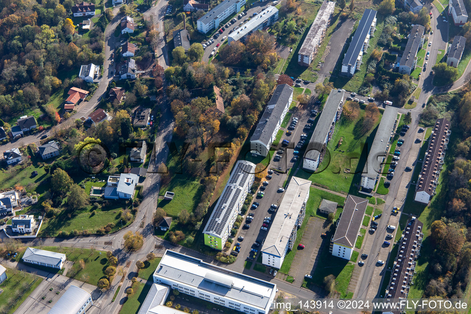 Vue aérienne de Université des sciences appliquées de Kaiserslautern, site Zweibrücken à le quartier Ernstweiler in Zweibrücken dans le département Rhénanie-Palatinat, Allemagne