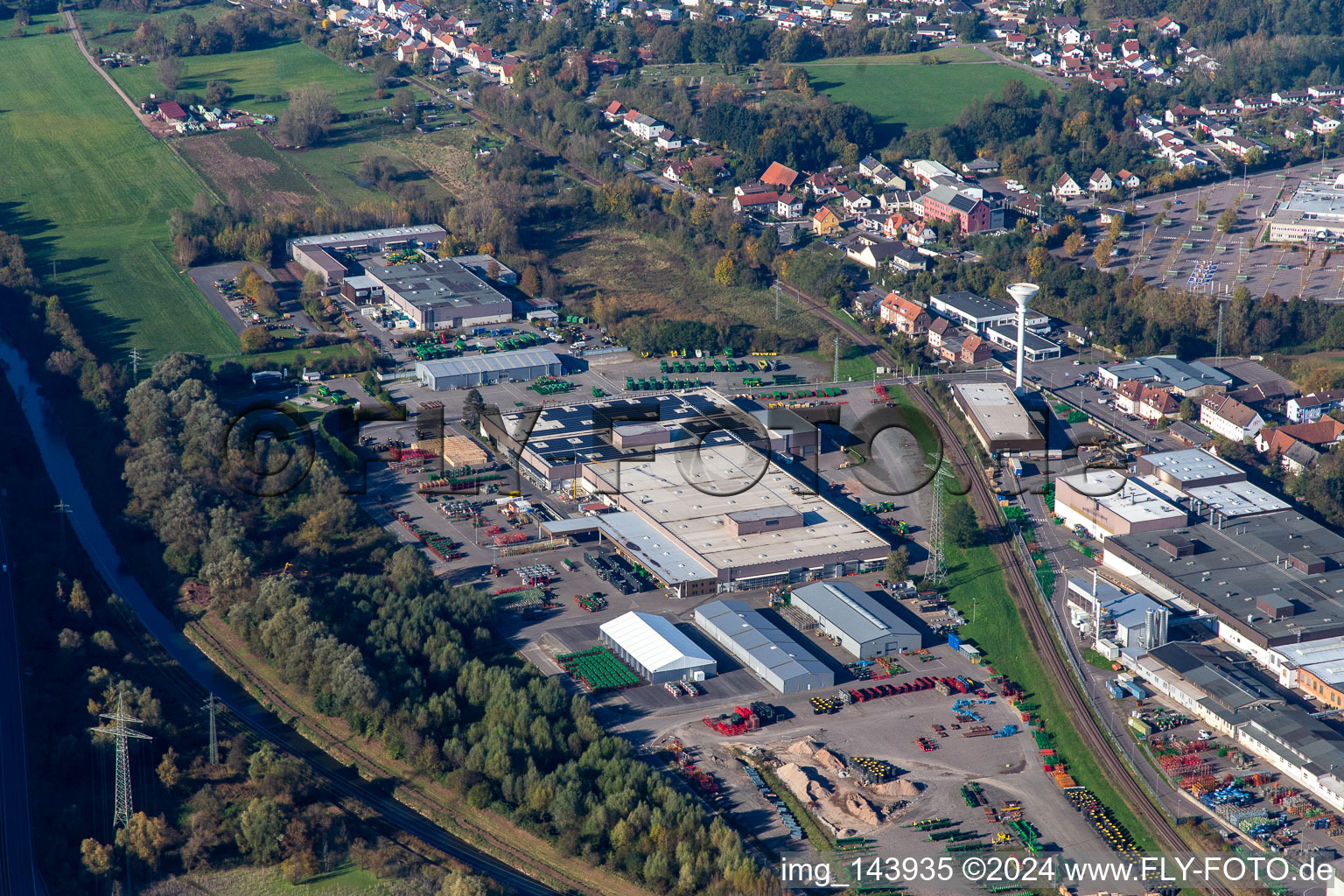 Vue aérienne de John Deere Logistics du sud-est à le quartier Ernstweiler in Zweibrücken dans le département Rhénanie-Palatinat, Allemagne