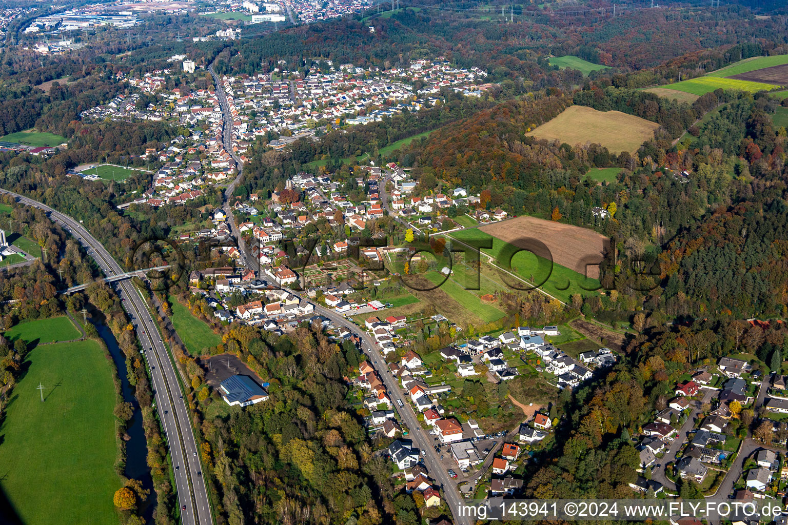 Vue aérienne de Quartier de Schwarzenacker vu du sud à le quartier Einöd in Homburg dans le département Sarre, Allemagne
