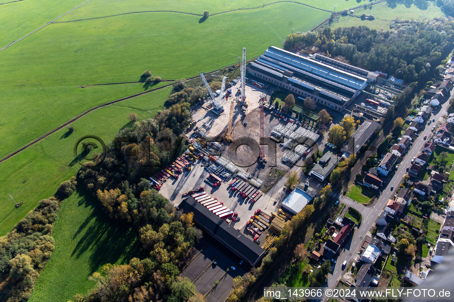 Vue oblique de Onroad GmbH (transports spéciaux et lourds, transferts par grue, travaux de grue) à le quartier Bierbach in Blieskastel dans le département Sarre, Allemagne