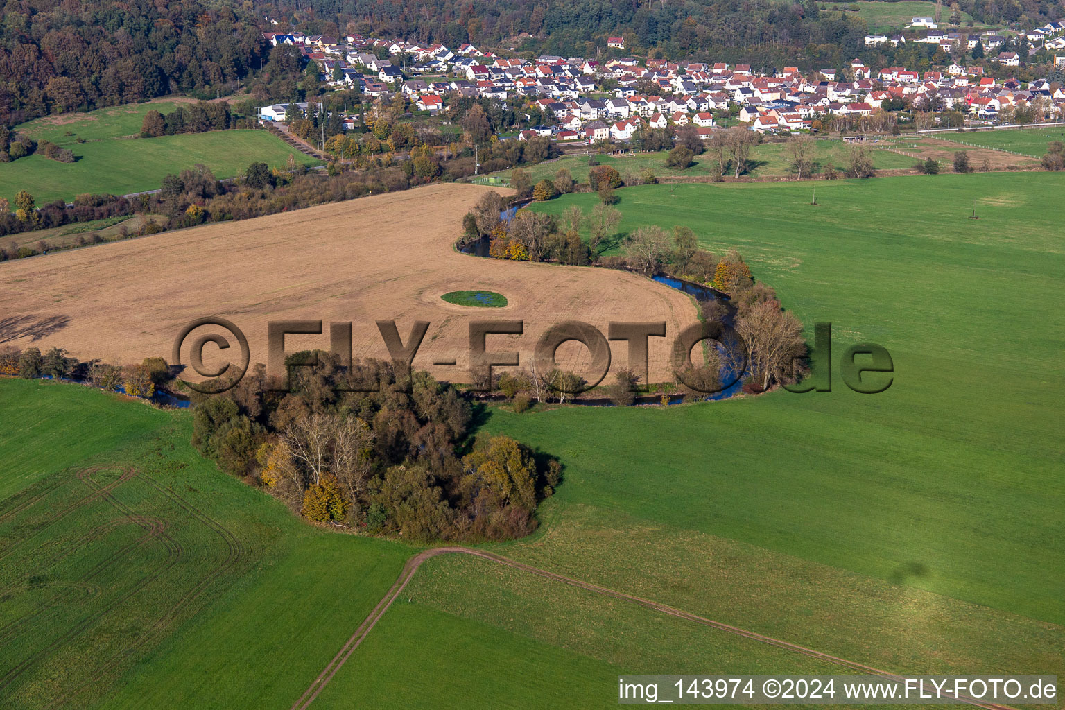 Vue aérienne de Plaines inondables sur la Blies à le quartier Bierbach in Blieskastel dans le département Sarre, Allemagne