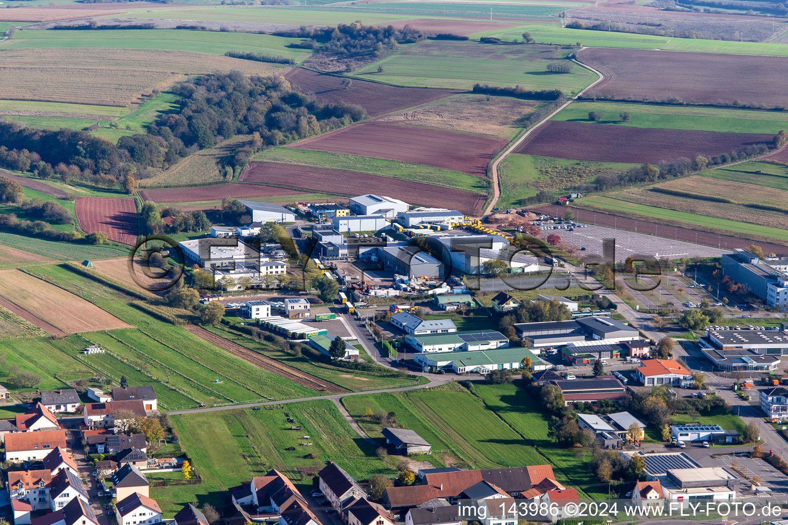 Vue aérienne de Zone industrielle dans le Krummenäckern à le quartier Webenheim in Blieskastel dans le département Sarre, Allemagne