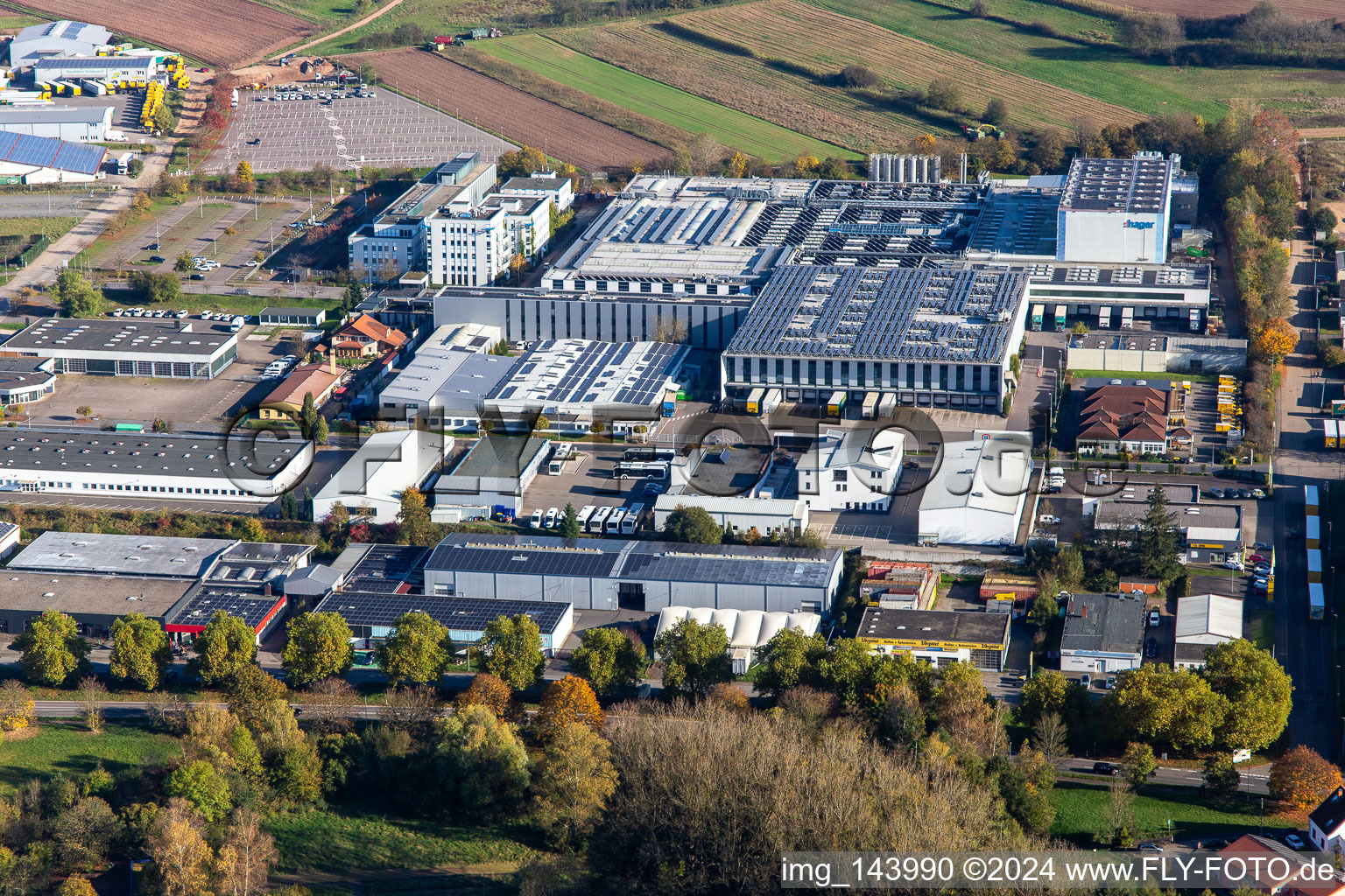 Vue oblique de Zone industrielle dans le Krummenäckern à le quartier Webenheim in Blieskastel dans le département Sarre, Allemagne