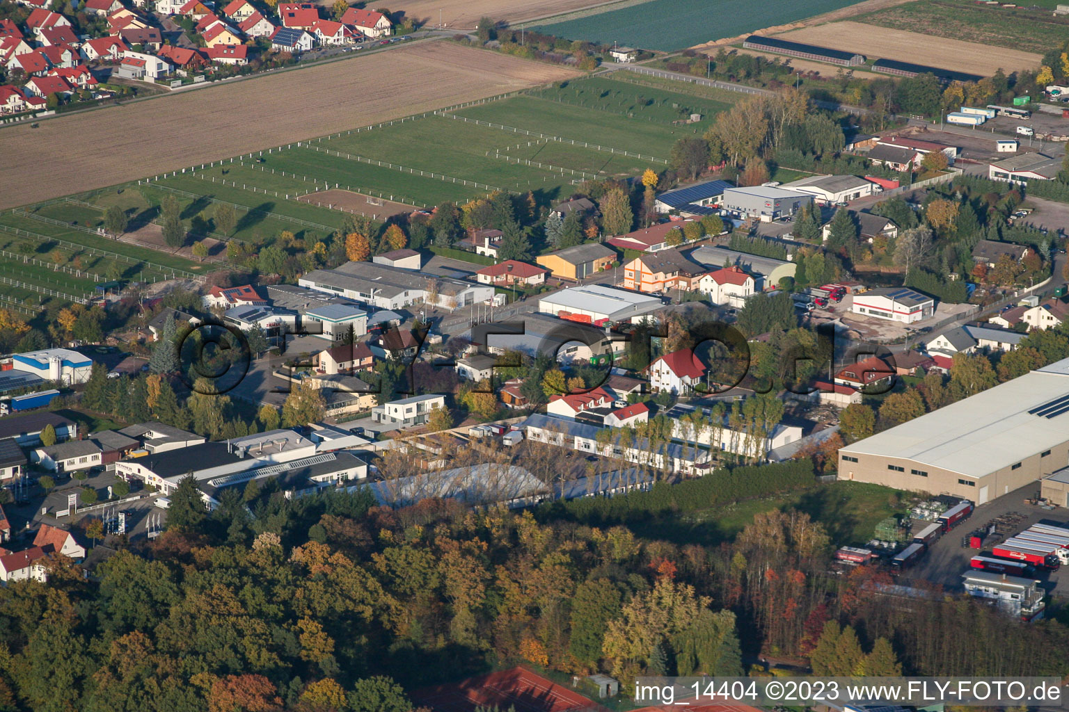 Vue aérienne de Zone industrielle de l'Est à le quartier Herxheim in Herxheim bei Landau dans le département Rhénanie-Palatinat, Allemagne