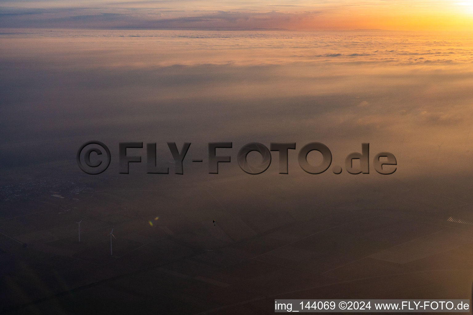 Minfeld dans le département Rhénanie-Palatinat, Allemagne depuis l'avion