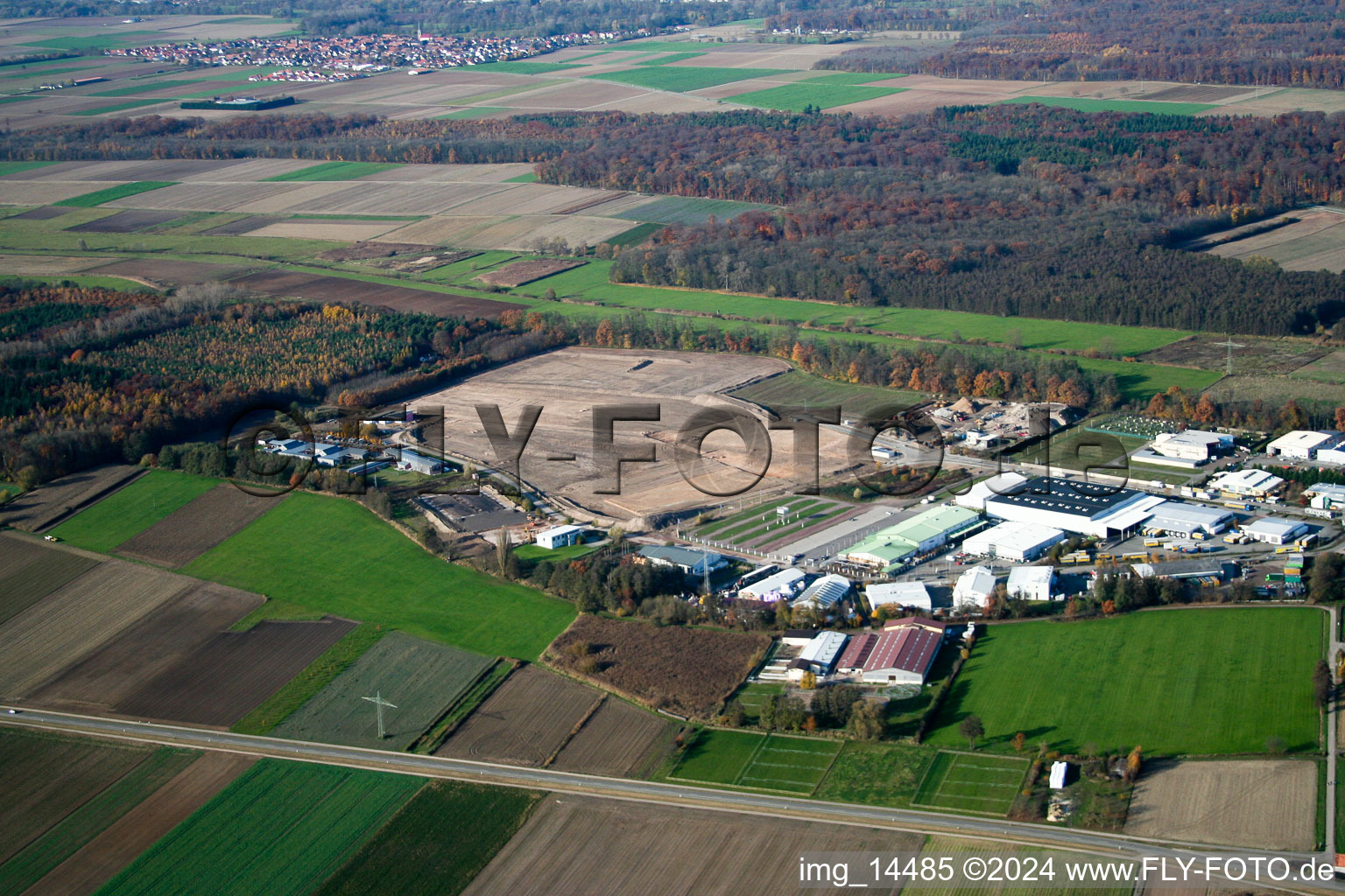 Vue aérienne de Zone industrielle d'Am Horst à le quartier Minderslachen in Kandel dans le département Rhénanie-Palatinat, Allemagne