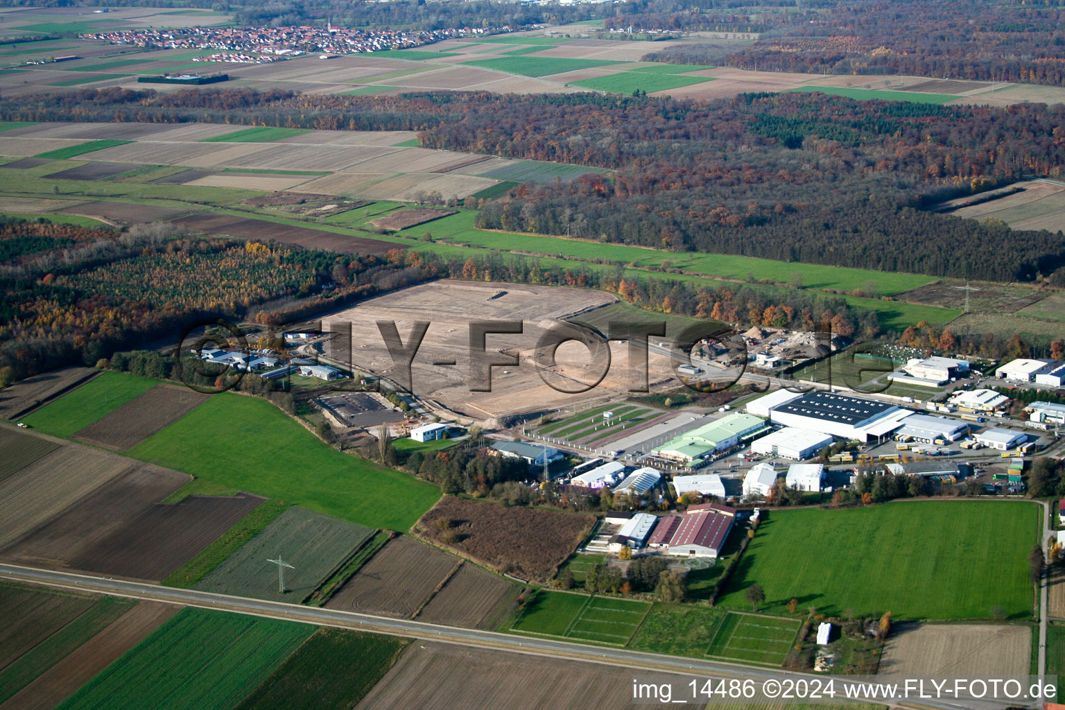 Vue aérienne de Zone industrielle d'Am Horst à le quartier Minderslachen in Kandel dans le département Rhénanie-Palatinat, Allemagne