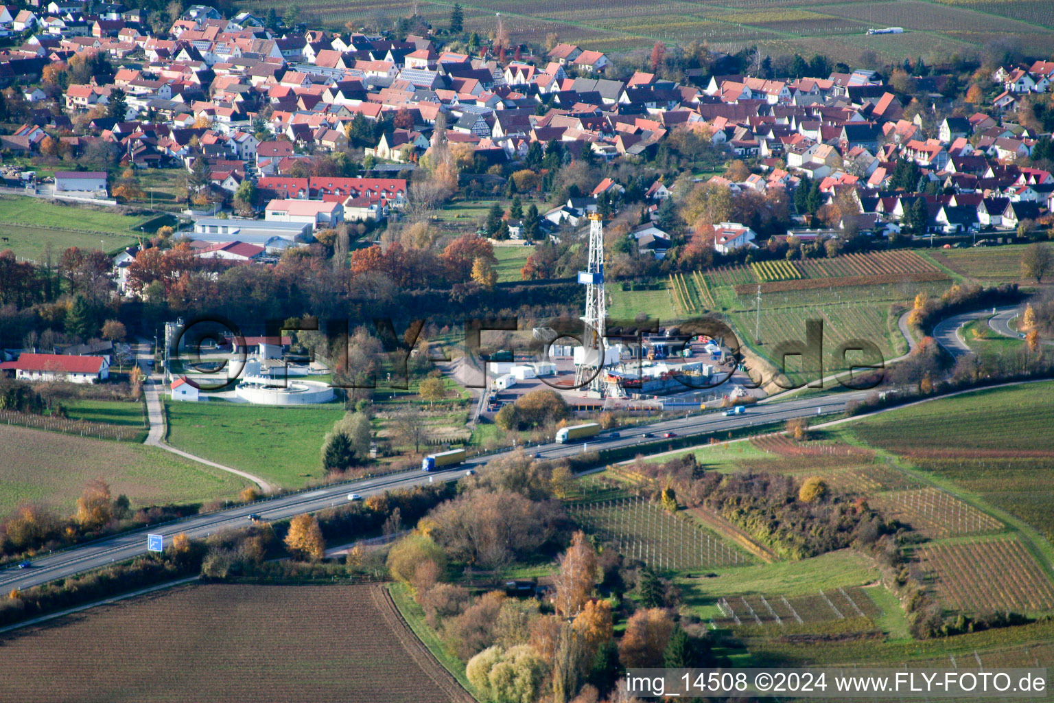 Vue aérienne de Forage géothermique à Insheim dans le département Rhénanie-Palatinat, Allemagne