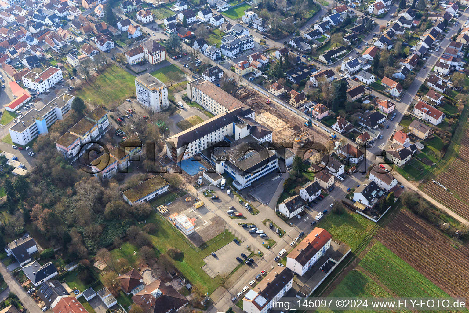 Vue oblique de Chantier de construction pour la rénovation de l'Asklpios Südpfalzkliniken à Kandel dans le département Rhénanie-Palatinat, Allemagne
