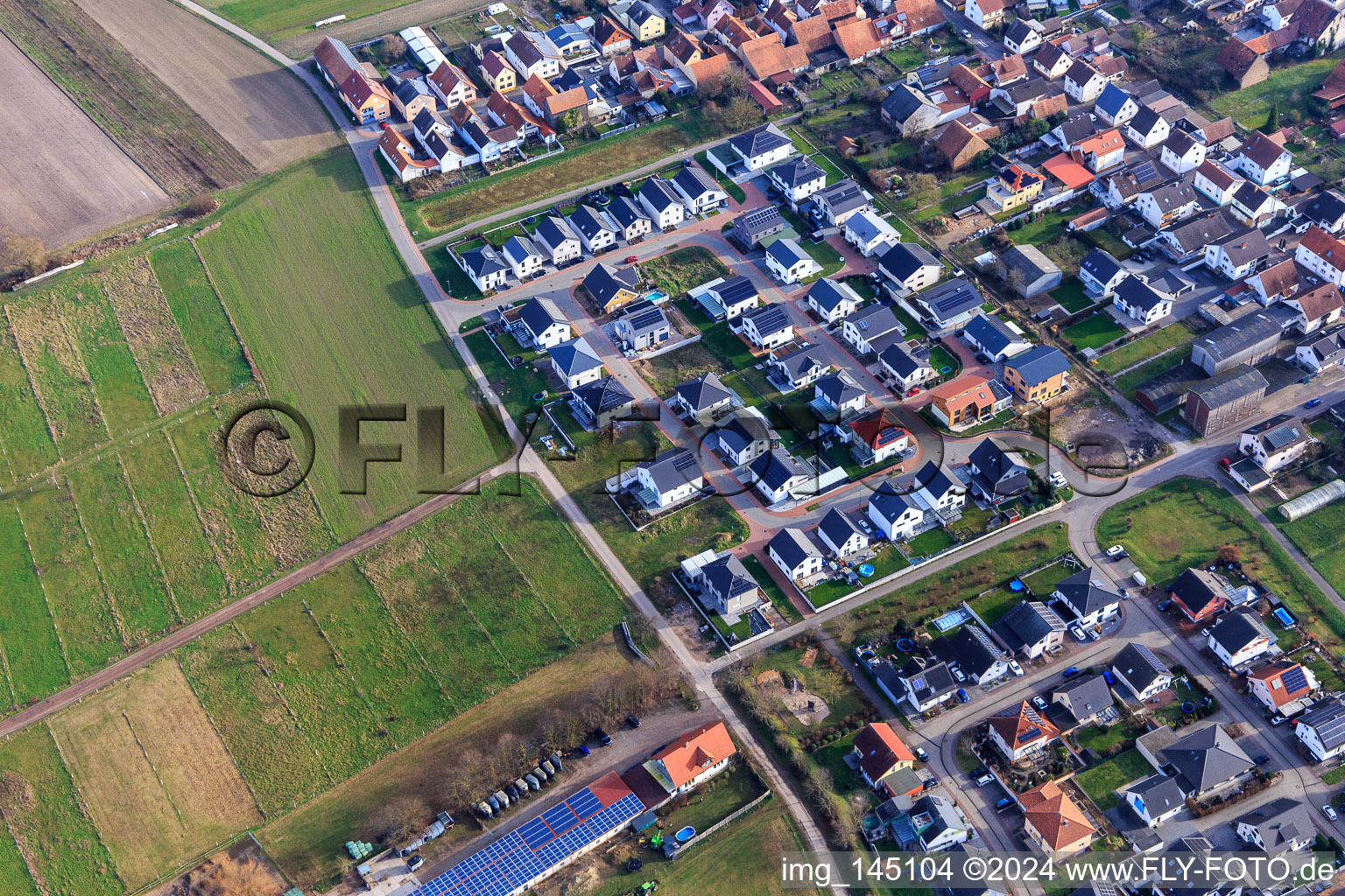 Nouvelle zone de développement à Sandblatt à Hatzenbühl dans le département Rhénanie-Palatinat, Allemagne vue d'en haut