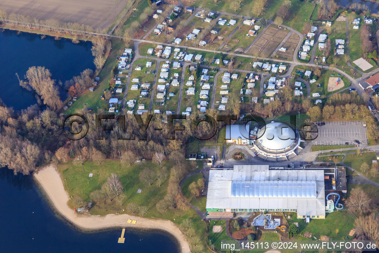 Photographie aérienne de Plage et camping au centre de loisirs Moby Dick à Rülzheim dans le département Rhénanie-Palatinat, Allemagne