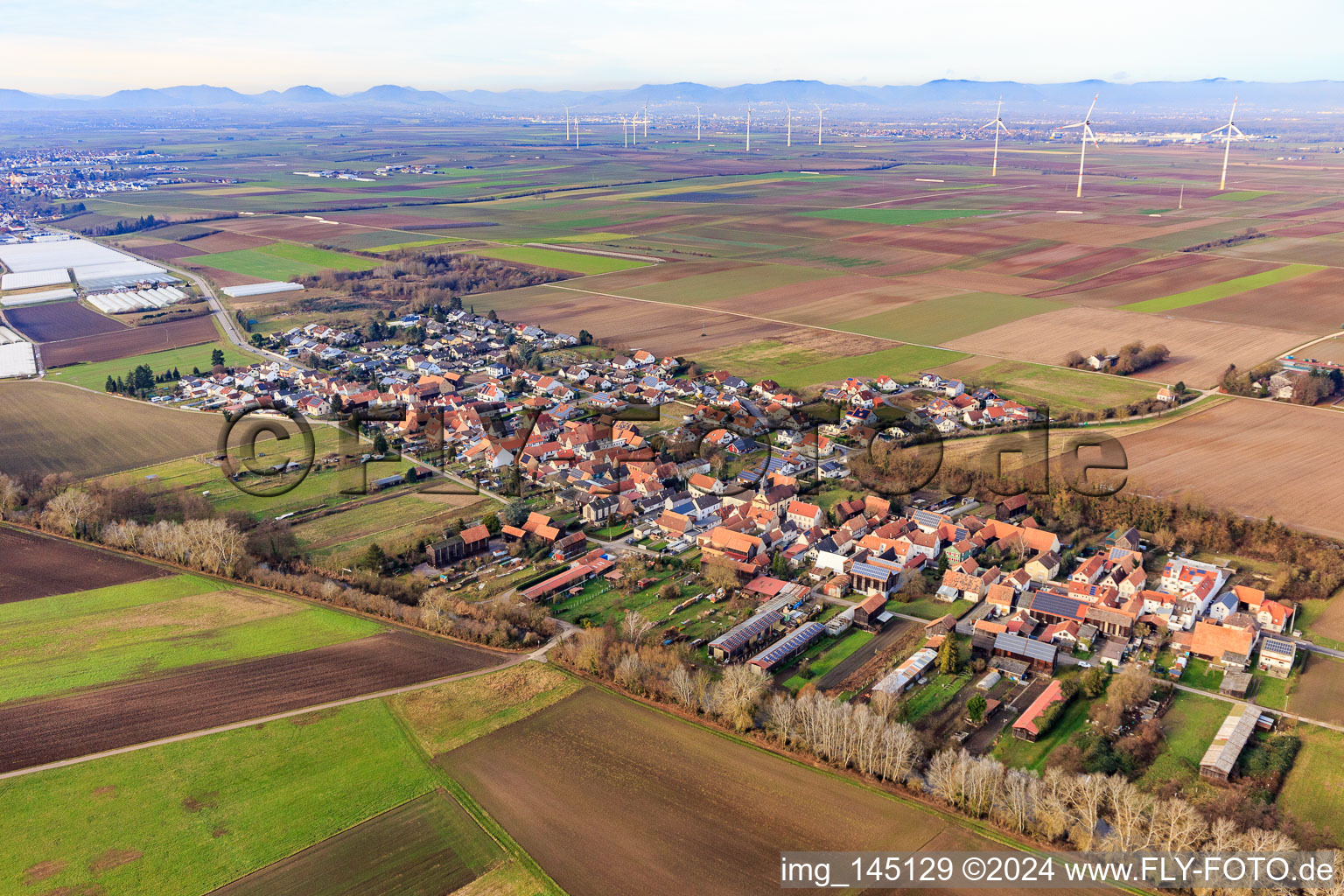 Vue aérienne de Vue du village depuis le sud-est à Herxheimweyher dans le département Rhénanie-Palatinat, Allemagne