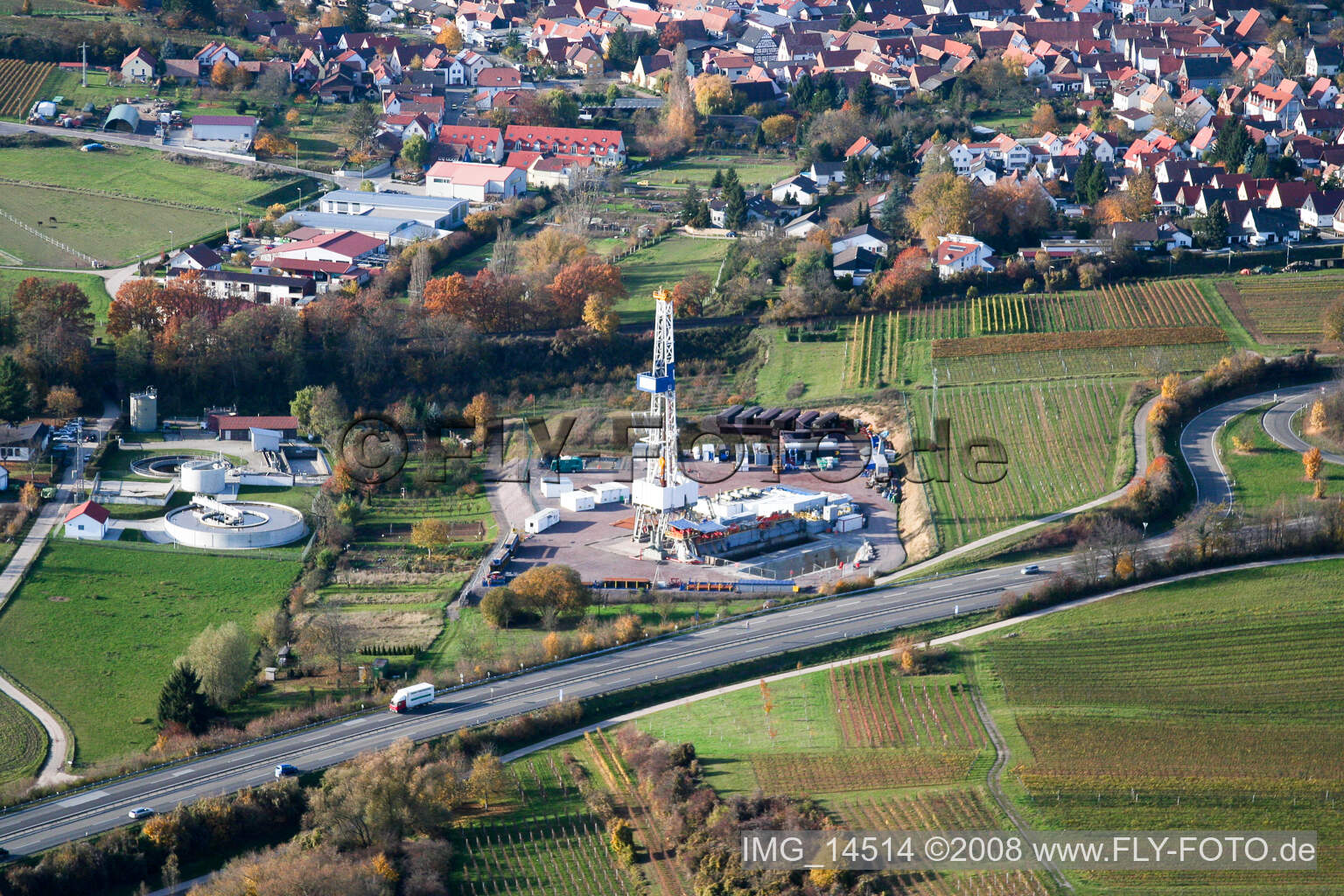 Vue aérienne de Forage géothermique à Insheim dans le département Rhénanie-Palatinat, Allemagne