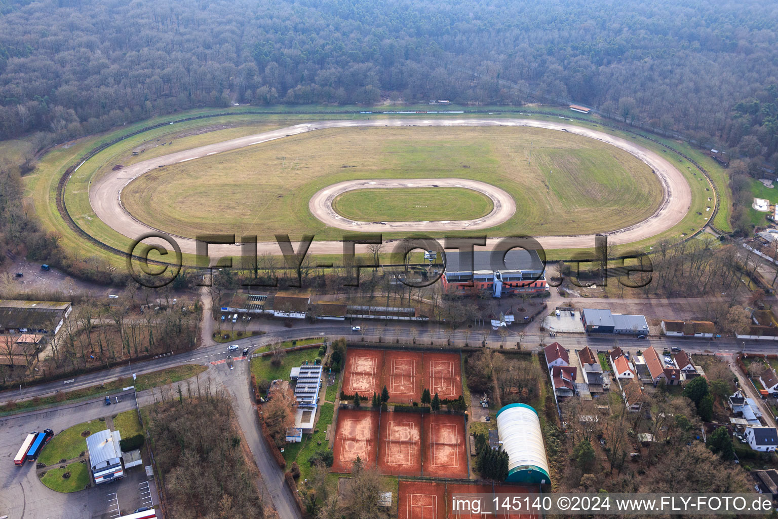 Vue aérienne de Piste de sable de l'Association de sport automobile de Herxheim à Herxheim bei Landau dans le département Rhénanie-Palatinat, Allemagne